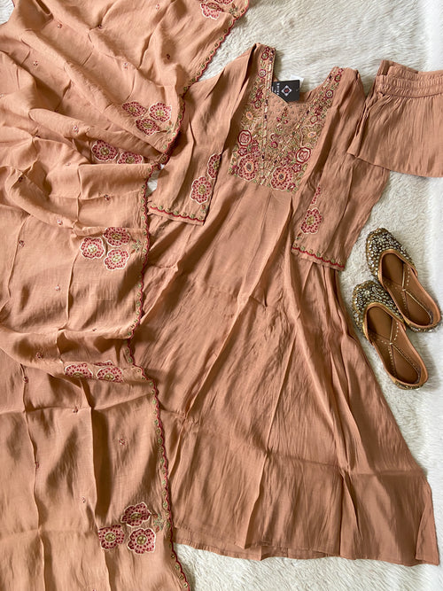 Premium Designer Anarkali Suit. Silk Suit Sets For Women Online India. Shop the Latest Festive Summer Collection at Shivani Designer Kurti.