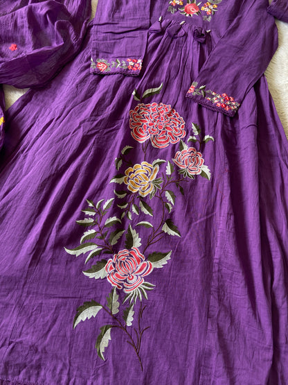 Mul Cotton Aline Kurti, Pant And Dupatta. Cotton Suits Sets For Women Online India. Shop the Latest Festive Summer Collection at Shivani Designer Kurti.