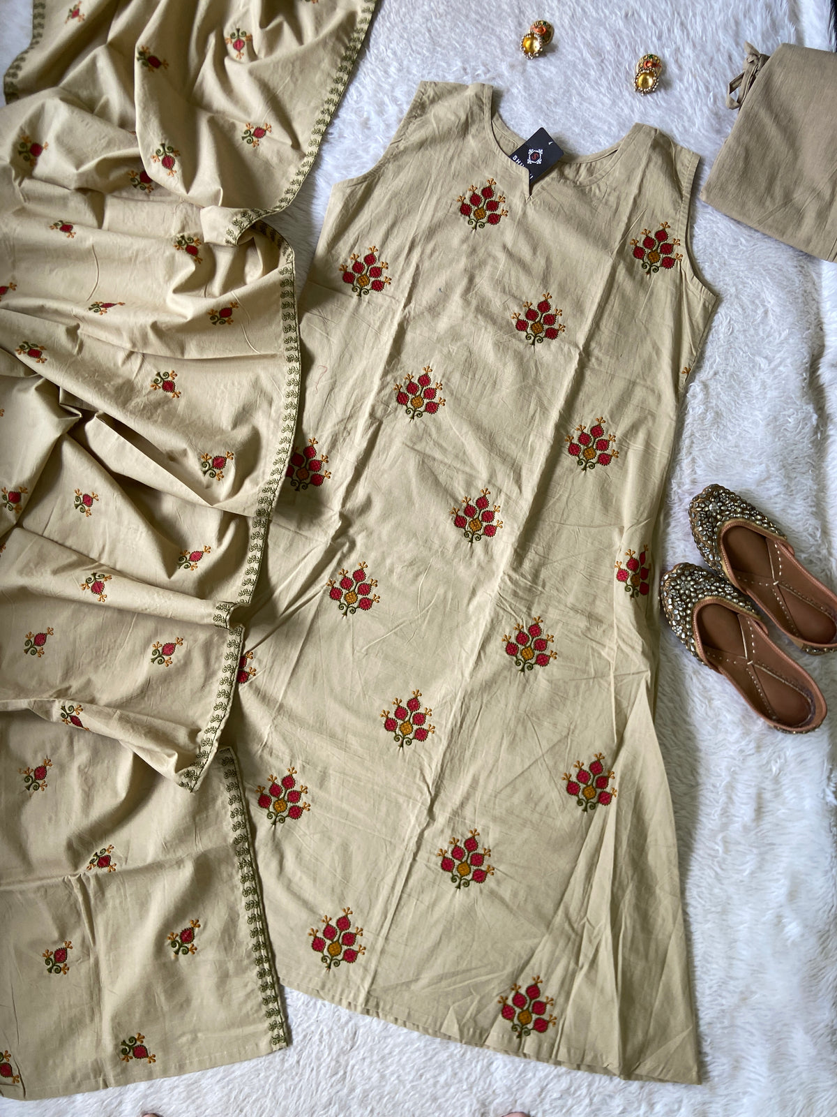 Embroidery Work Cotton Sleeveless (3/4th Attached) Aline Kurti, Palazzo And Dupatta. Cotton Suits Sets For Women Online India. Shop the Latest Festive Summer Collection at Shivani Designer Kurti.