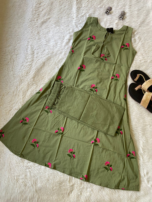 Sleeveless Cotton Aline Kurti With Flower Embroidery Work With Plain Full Flair Palazzo . Cotton Aline Kurti Sets For Women
