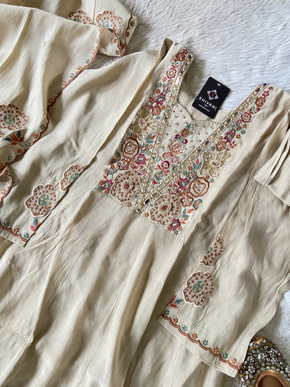 Premium Designer Anarkali Suit. Silk Suit Sets For Women Online India. Shop the Latest Festive Summer Collection at Shivani Designer Kurti.