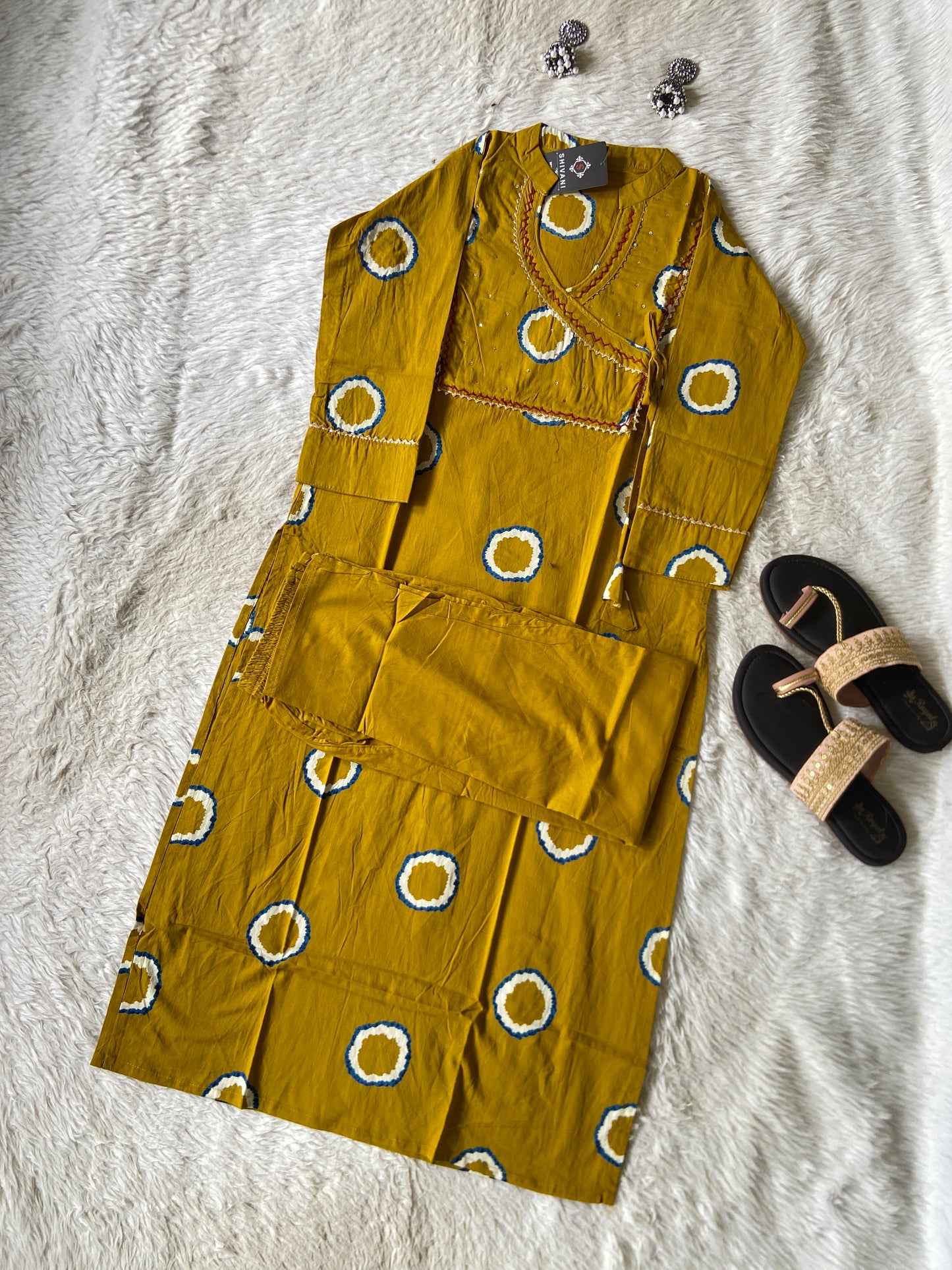 Cotton Angarakha Kurti And Palazzo. Cotton Kurtis Sets For Women Online India. Shop the Latest Festive Summer Collection at Shivani Designer Kurti.