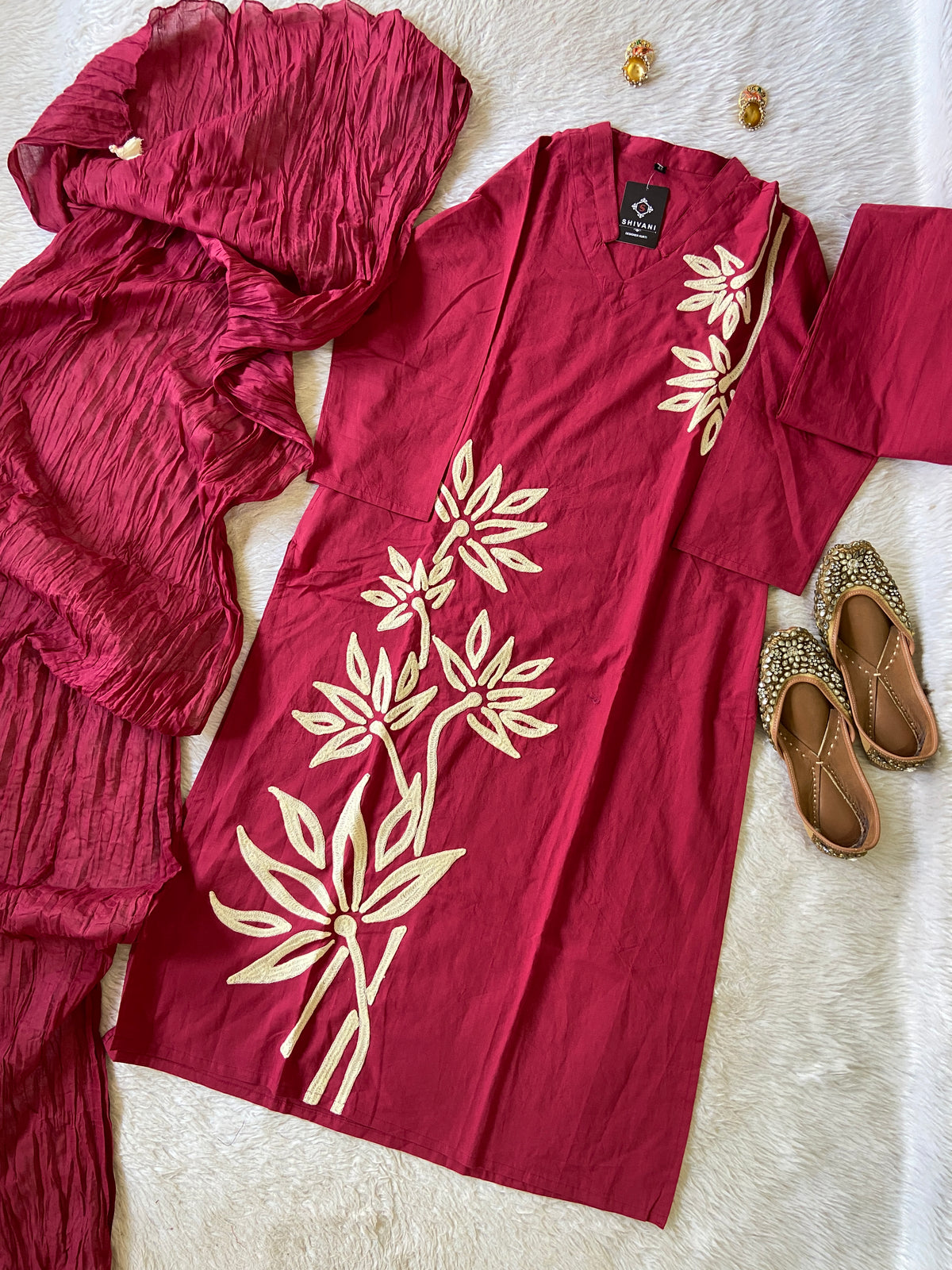 Cotton Straight Kurti, Pant And Dupatta. Cotton Kurti Suits For Women Online India. Shop the Latest Festive Summer Collection at Shivani Designer Kurti.