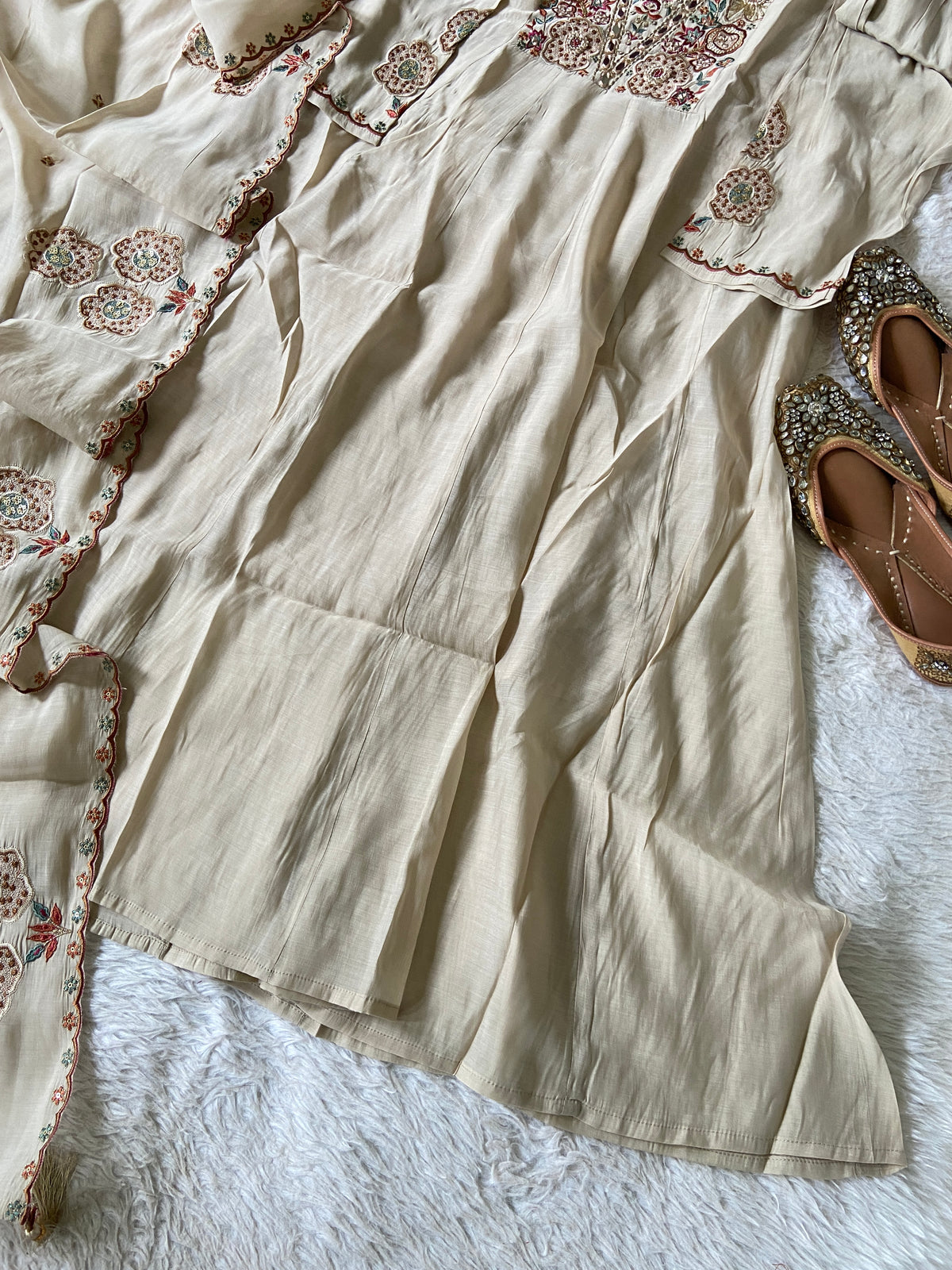 Premium Designer Anarkali Suit. Silk Suit Sets For Women Online India. Shop the Latest Festive Summer Collection at Shivani Designer Kurti.