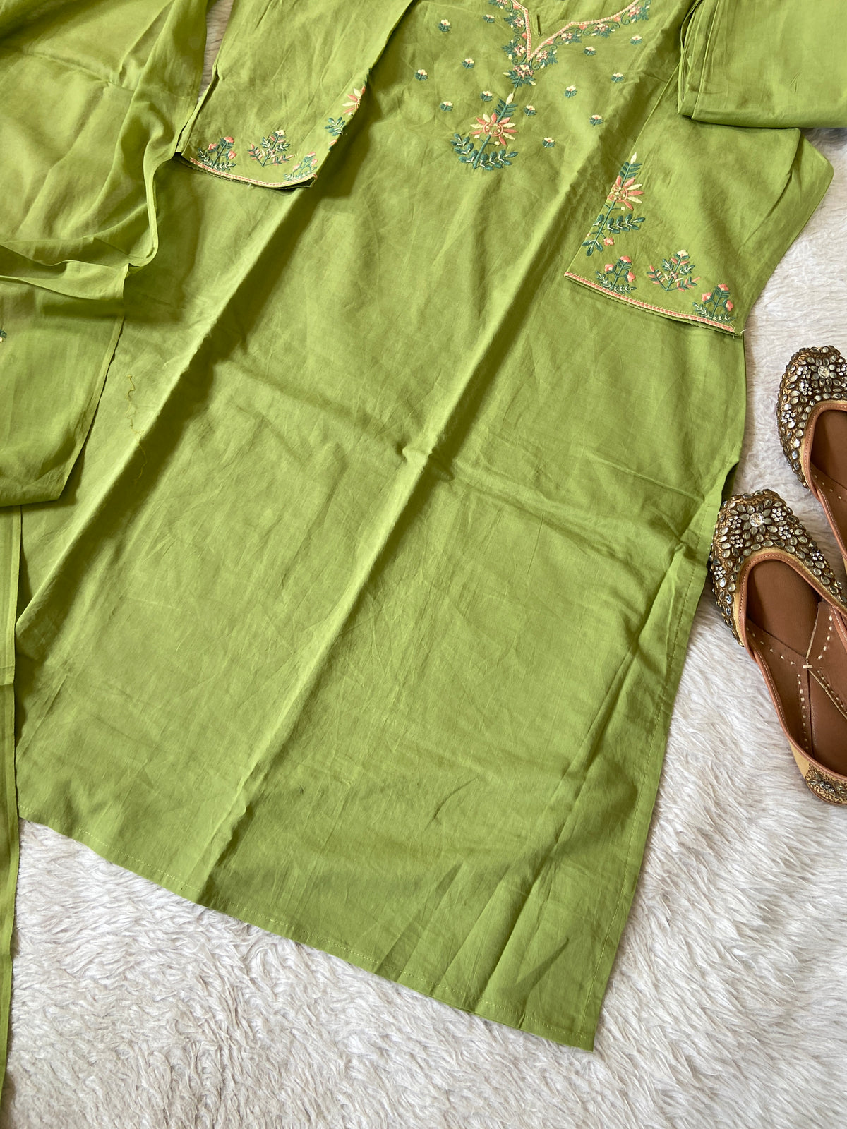 Embroidery Work Cotton Straight Cut Kurti With Pant And Dupatta. Cotton Suit Sets For Women Online India. Shop the Latest Festive Summer Collection at Shivani Designer Kurti.