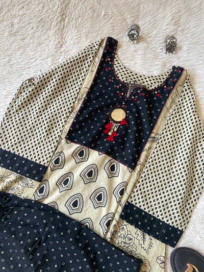Jaipuri Print Cotton Aline Kurti With Palazzo. Cotton Kurti Sets For Women Online India. Shop the Latest Festive Summer Collection at Shivani Designer Kurti.
