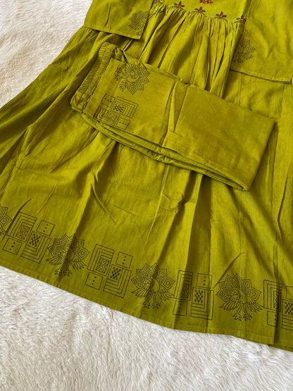 Block Print Aline Kurti And Palazzo. Cotton Kurti Sets For Women Online India. Shop the Latest Festive Summer Collection at Shivani Designer Kurti.