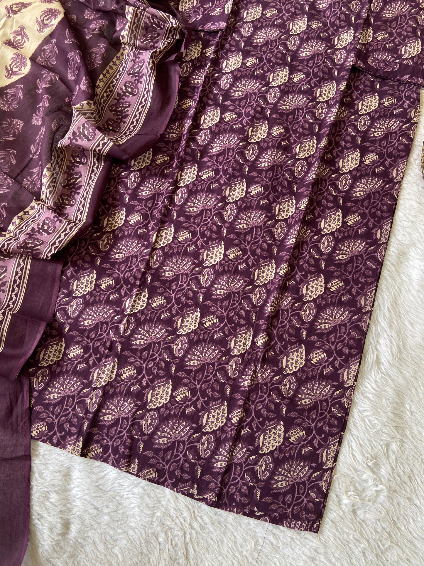 Jaipuri Print Cotton Straight Cut Kurti With Pant And Dupatta. Cotton Suit Sets For Women Online India. Shop the Latest Festive Summer Collection at Shivani Designer Kurti.