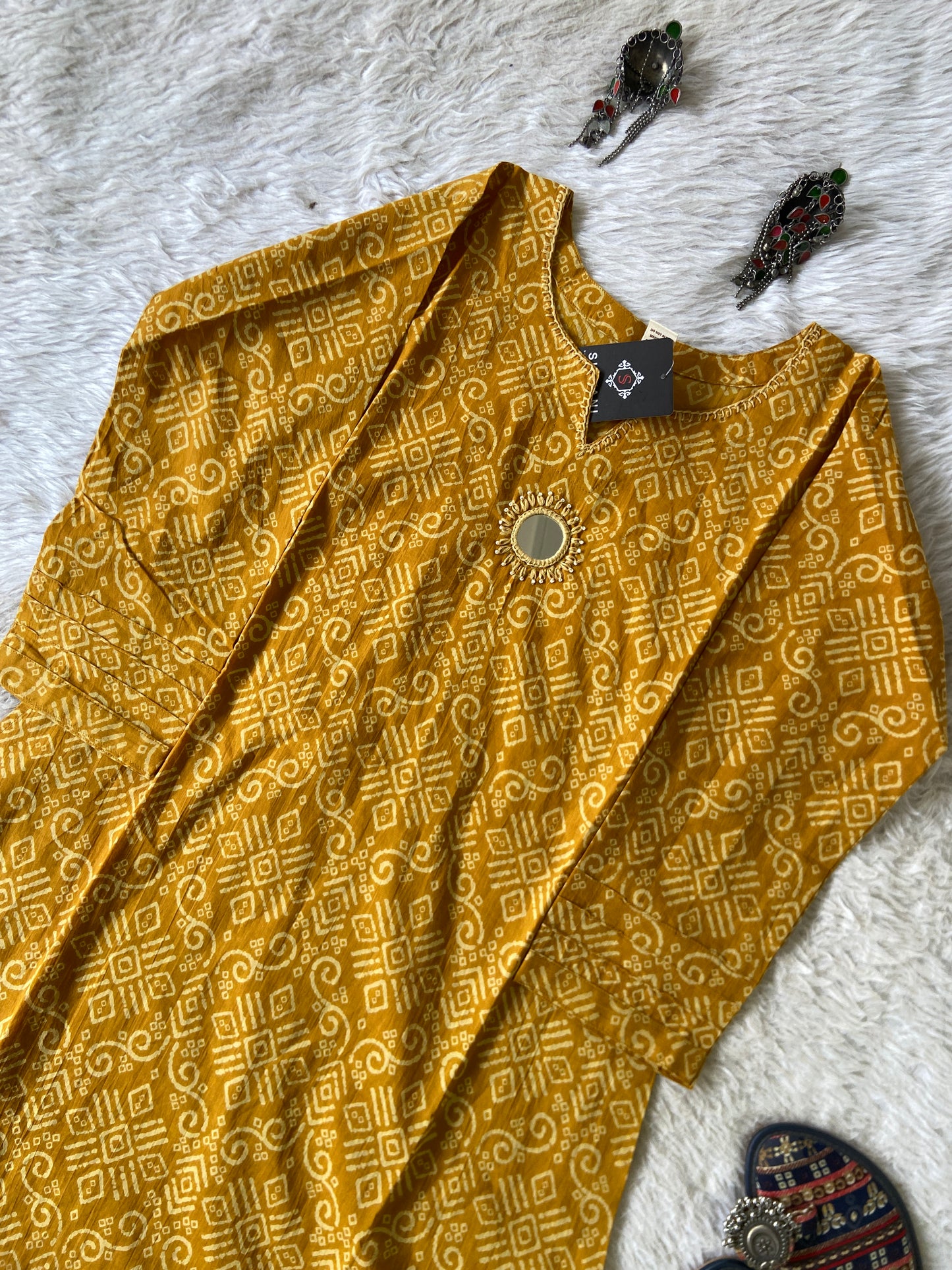 Aline Printed Cotton Kurti. Cotton Kurtis For Women Online India. Shop the Latest Festive Summer Collection at Shivani Designer Kurti.