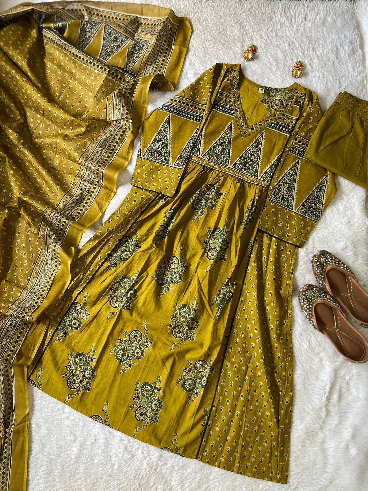 Jaipuri Cotton Aline Kurti, Pant And Dupatta. Cotton Suits Sets For Women Online India. Shop the Latest Festive Summer Collection at Shivani Designer Kurti.