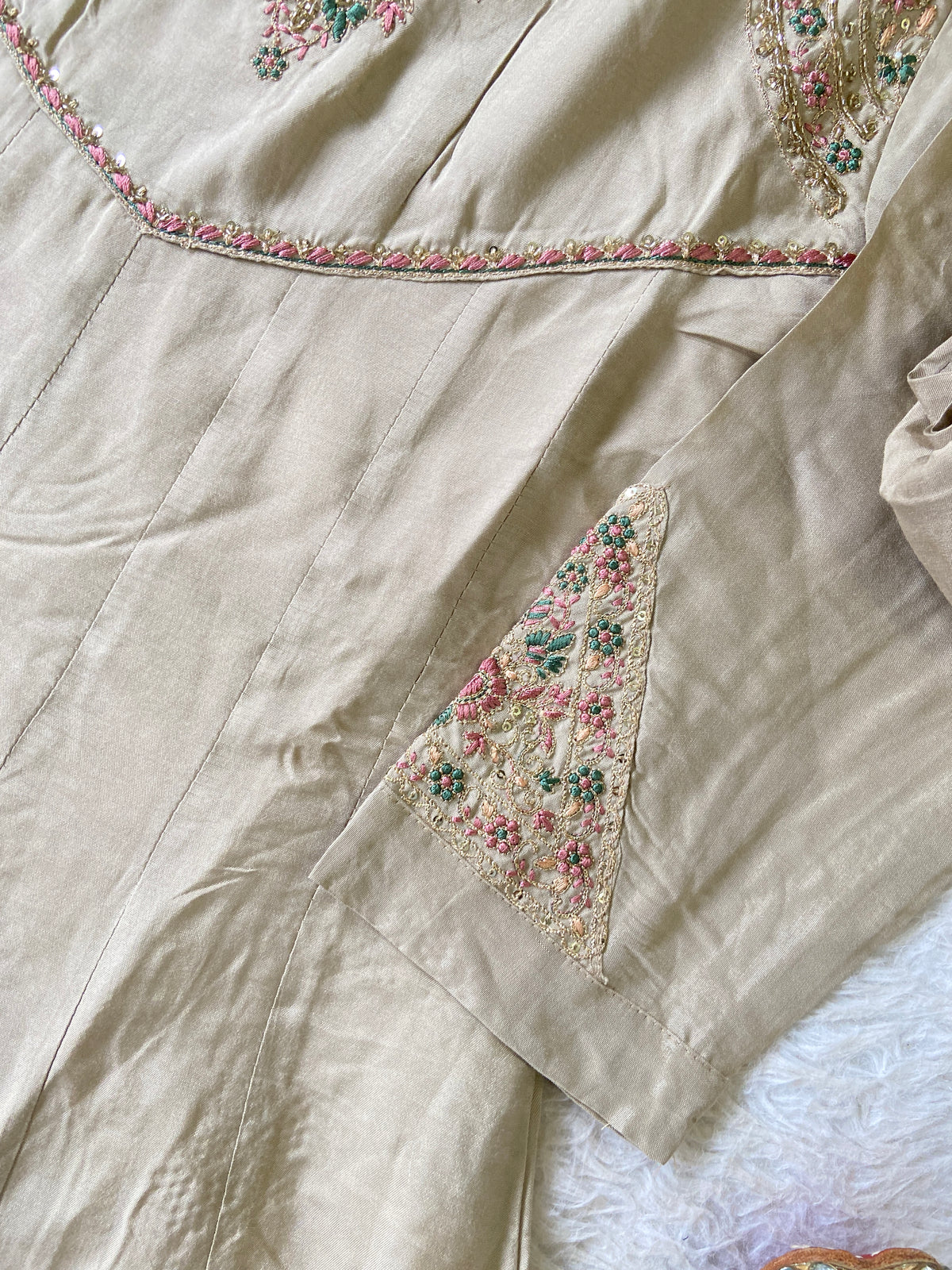 Premium Designer Anarkali Suit. Silk Suit Sets For Women Online India. Shop the Latest Festive Summer Collection at Shivani Designer Kurti.