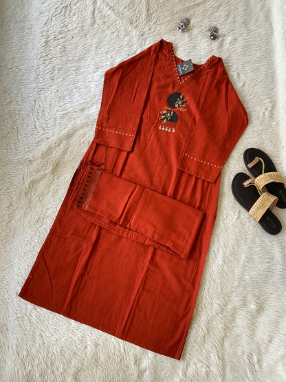 Block Print Work Straight Cotton Kurti And Palazzo. Straight Kurti Sets For Women Online India. Shop the Latest Festive Summer Collection at Shivani Designer Kurti.