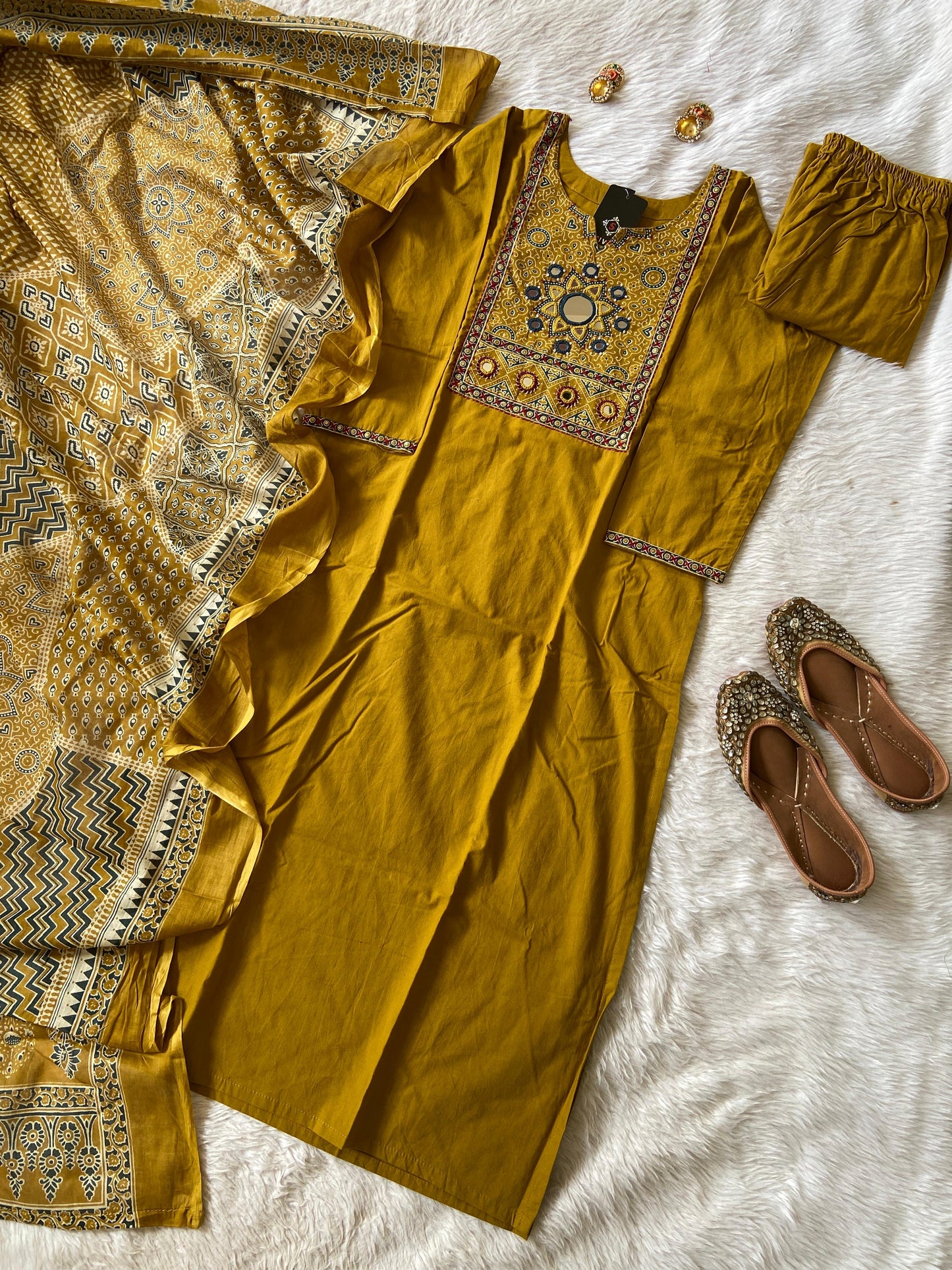 Beautiful Patch & Real Mirror work in Kurti, Palazzo And Dupatta, Cotton StraightCut Suit Sets For Women