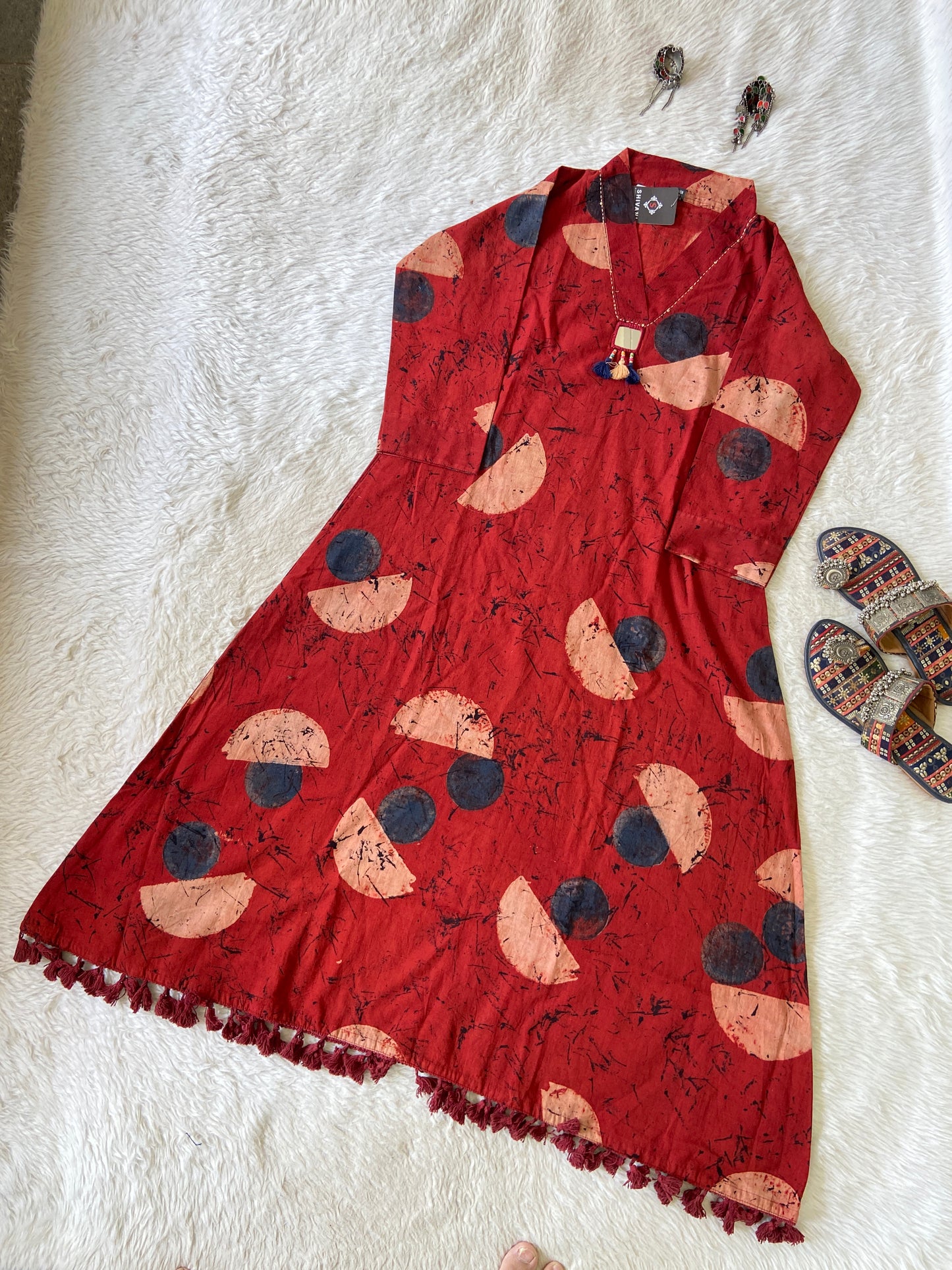 Cotton Midi, Cotton Aline Kurti With Mirror Work (Gamthi Kurti). Cotton Kurti For Women online India. Shop the Latest Festive Summer Collection at Shivani Designer Kurti.