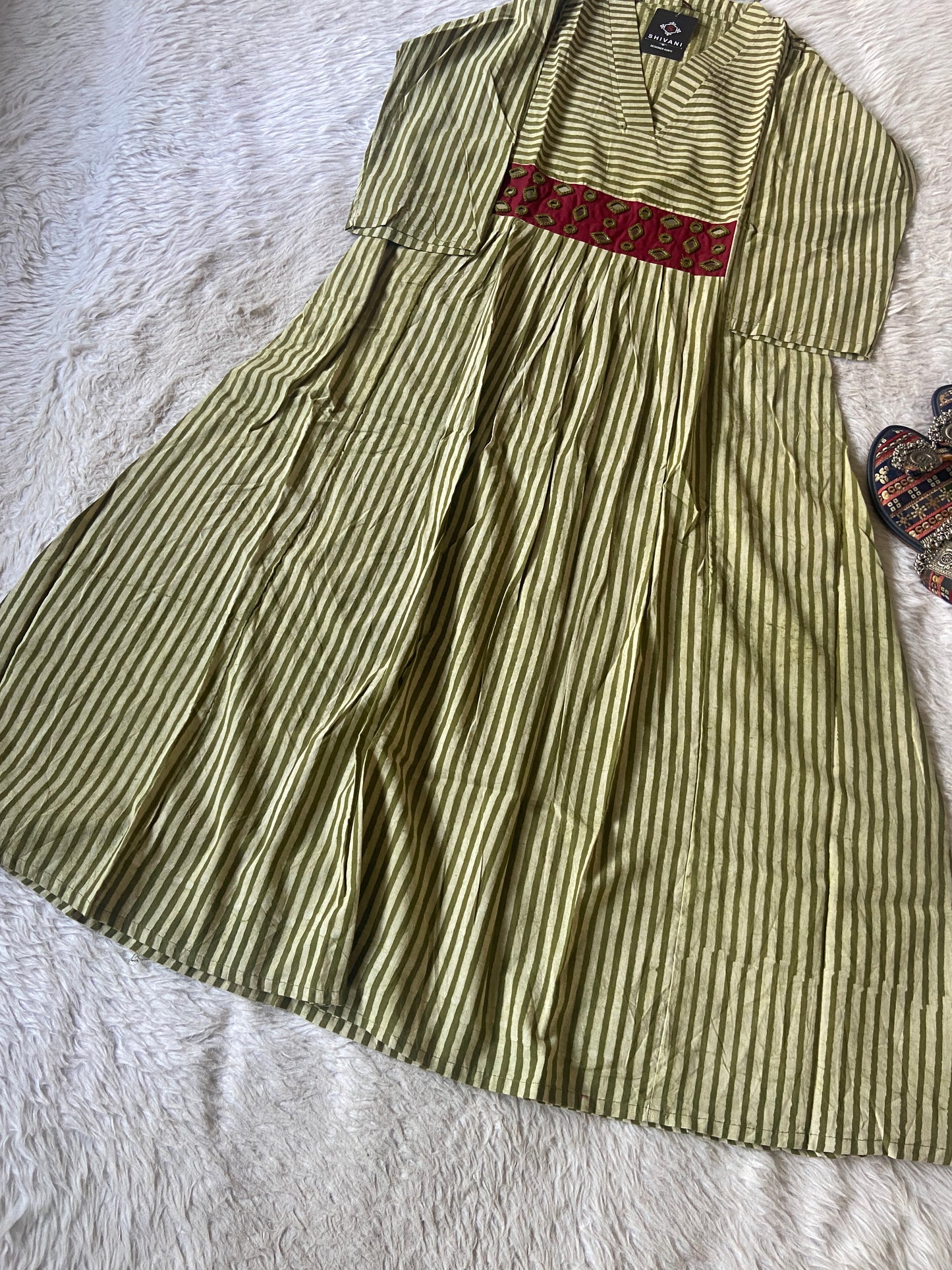 Cotton Midi, Cotton Aline Kurti With Mirror Work (Gamthi Kurti). Cotton Kurti For Women online India. Shop the Latest Festive Summer Collection at Shivani Designer Kurti.