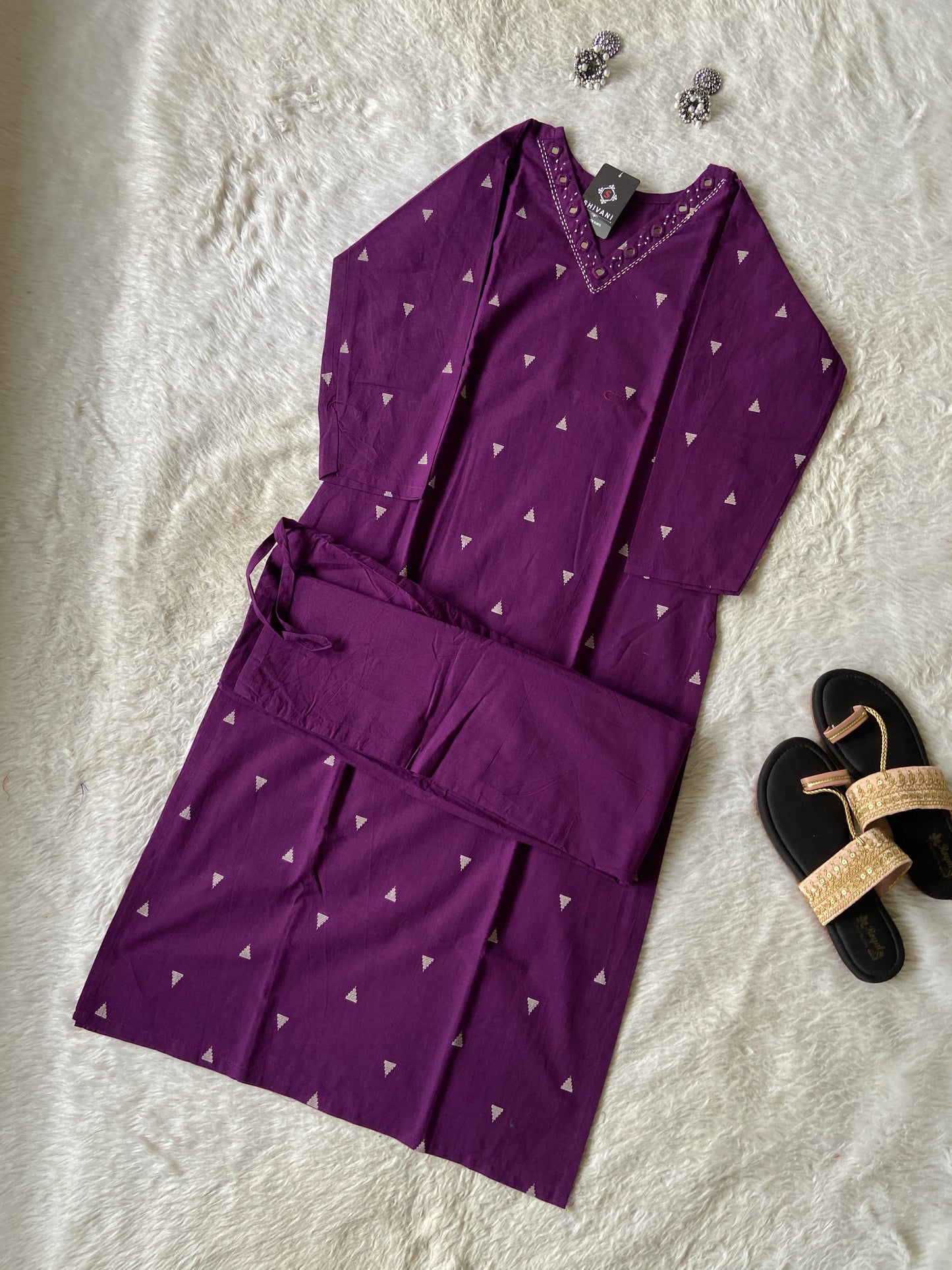 Real Mirror Work in Neck Cotton Straight Kurti With Palazzo. Cotton Straight Kurti Sets For Women Online India. Shop the Latest Festive Summer Collection at Shivani Designer Kurti.