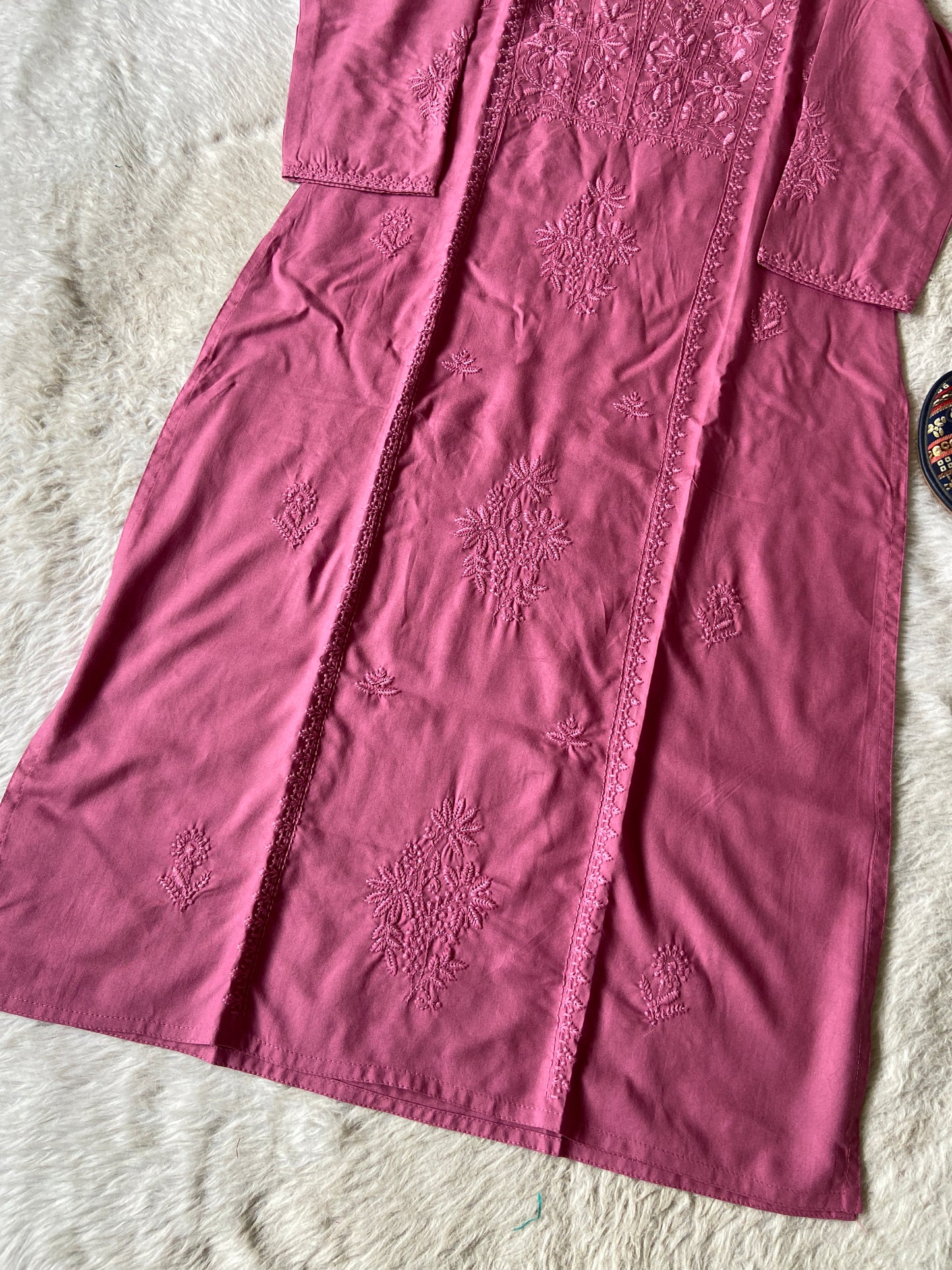 Rayon Straight Lucknowi Chikankari Long Kurti. Rayon Kurti For Women online India. Shop the Latest Festive Summer Collection at Shivani Designer Kurti.