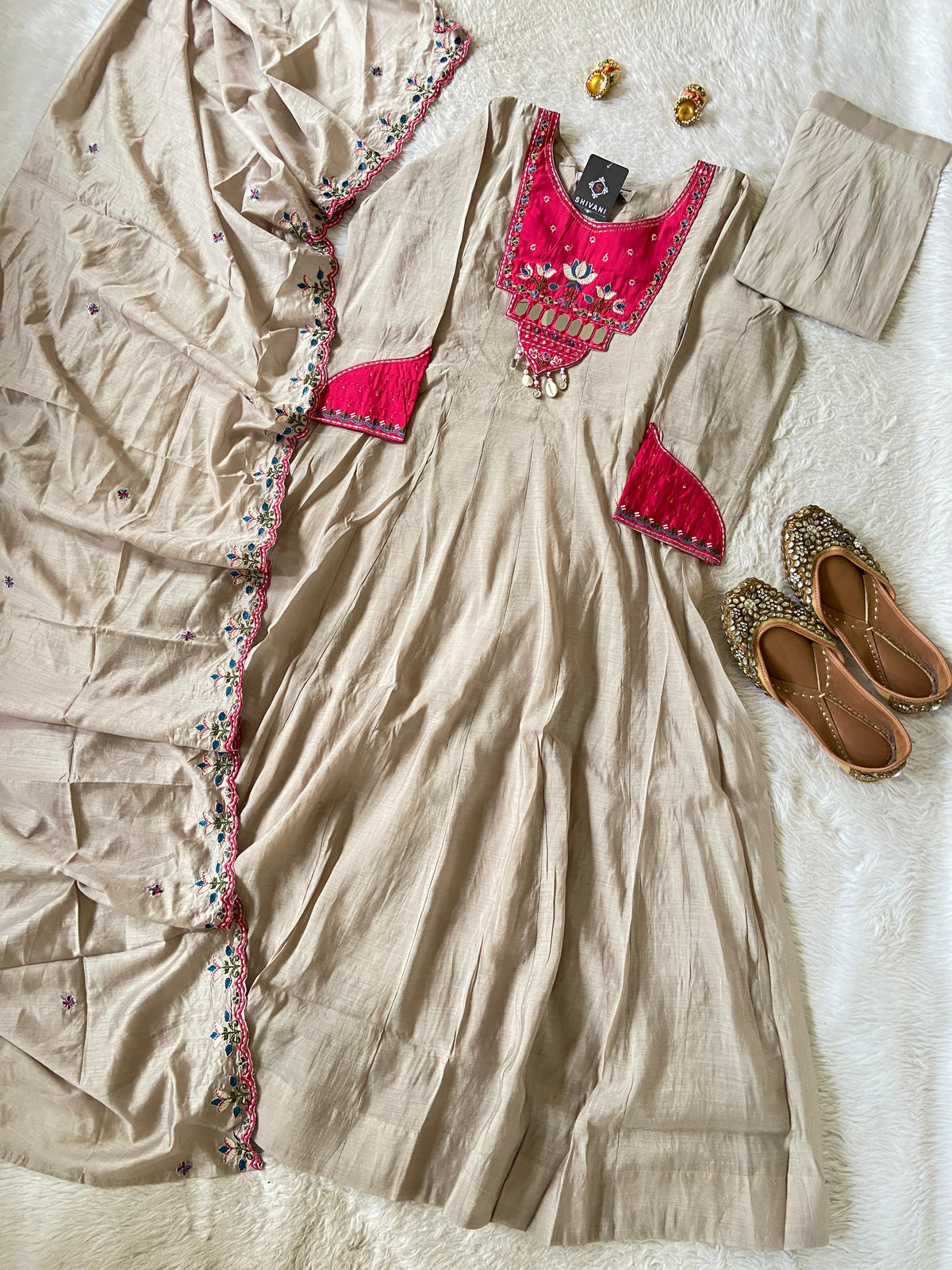 Premium Designer Anarkali Suit. Silk Suit Sets For Women Online India. Shop the Latest Festive Summer Collection at Shivani Designer Kurti.