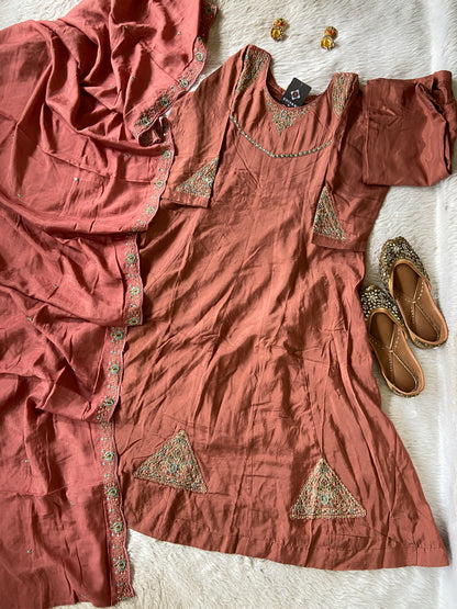 Premium Designer Anarkali Suit. Silk Suit Sets For Women Online India. Shop the Latest Festive Summer Collection at Shivani Designer Kurti.