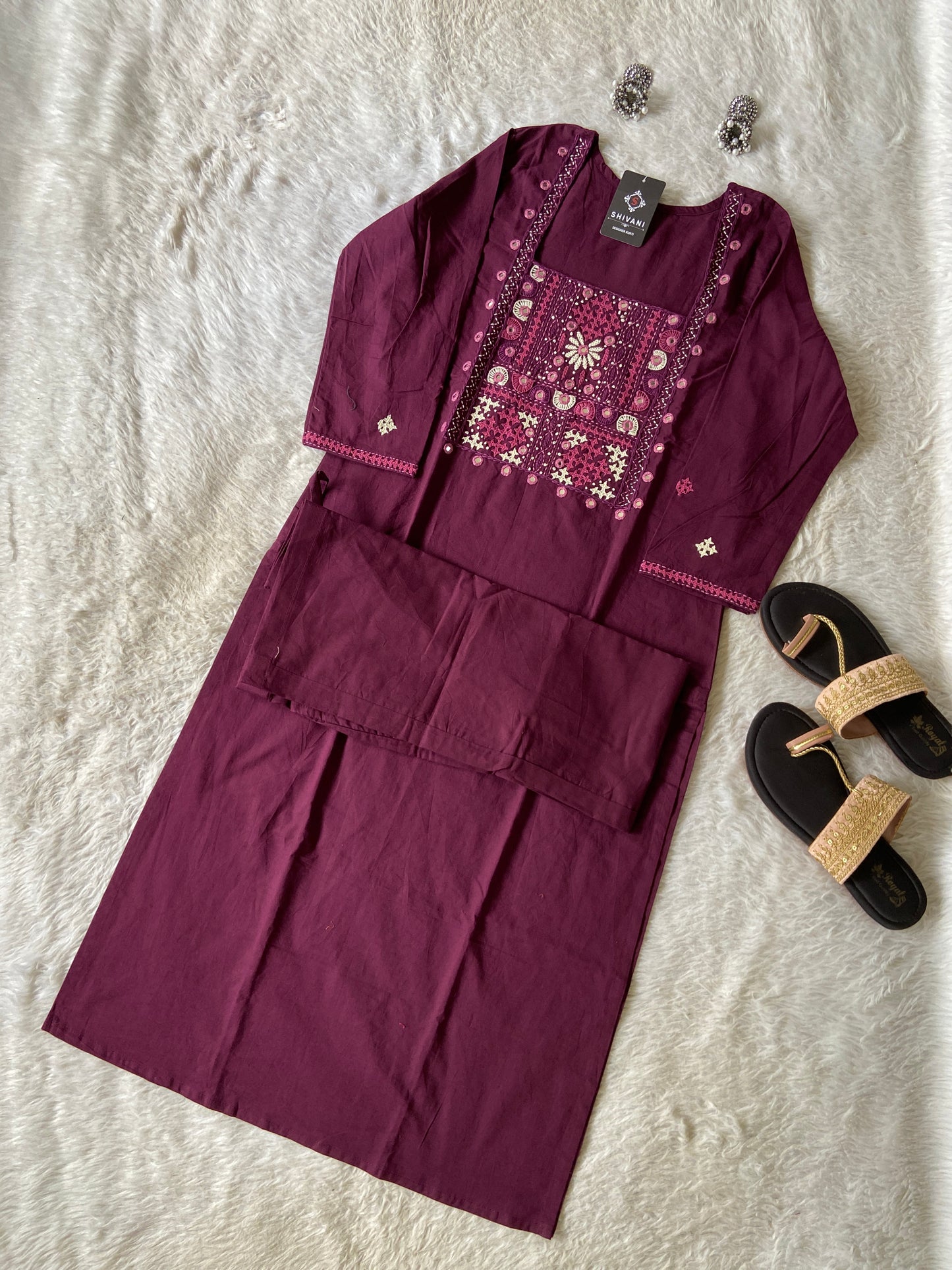 Handwork in Neck Cotton Straight Kurti With Palazzo. Cotton Straight Kurti Sets For Women Online India. Shop the Latest Festive Summer Collection at Shivani Designer Kurti.