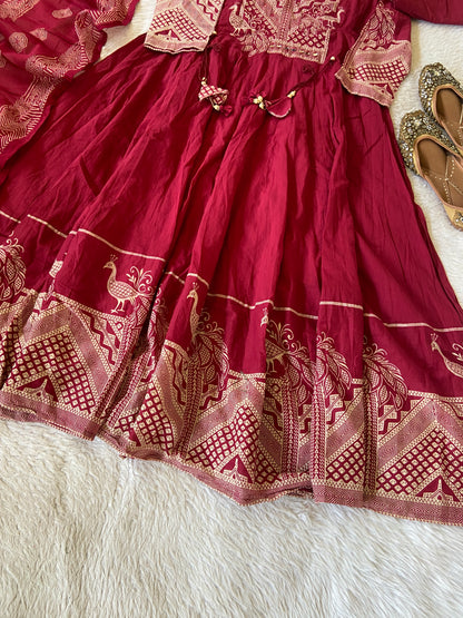 Full Flair Cotton Anarkali Kurti, Pant And Dupatta. Cotton Anarkali Kurti Suits For Women Online India. Shop the Latest Festive Summer Collection at Shivani Designer Kurti.