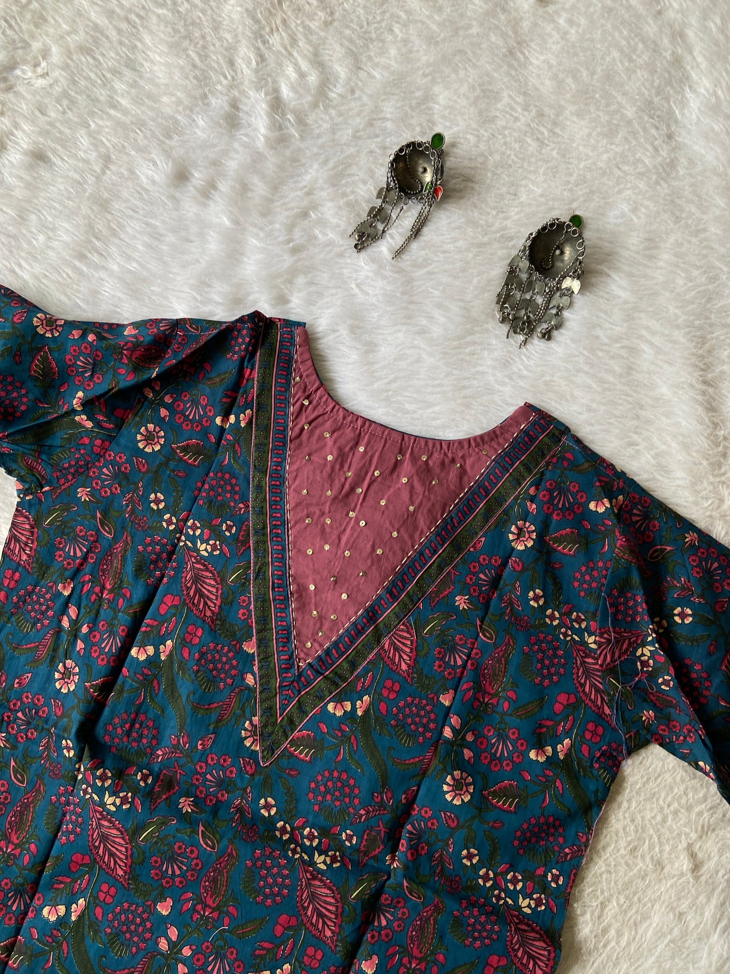 Cotton Short Top (Gamthi Short Top). Cotton Short Top For Women online India. Shop the Latest Festive Summer Collection at Shivani Designer Kurti.
