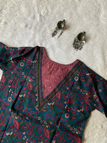 Cotton Short Top (Gamthi Short Top). Cotton Short Top For Women online India. Shop the Latest Festive Summer Collection at Shivani Designer Kurti.