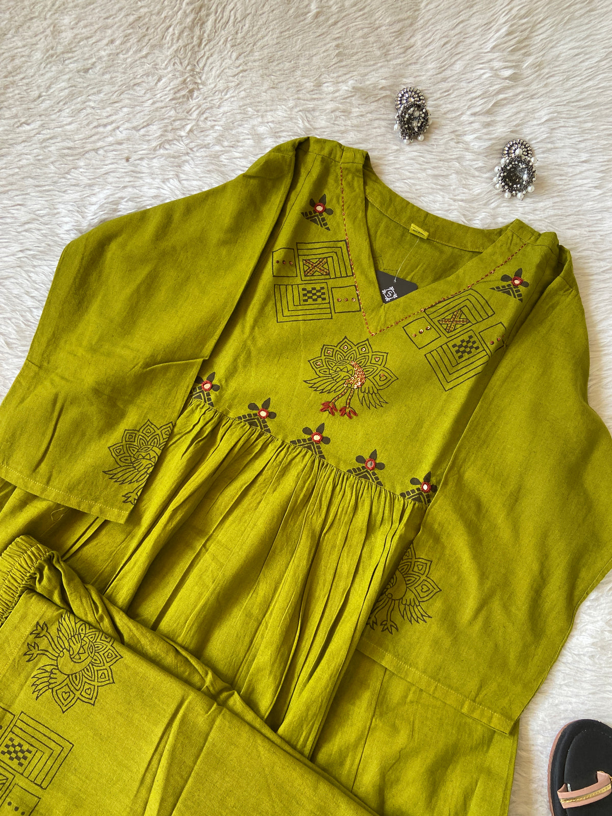 Block Print Aline Kurti And Palazzo. Cotton Kurti Sets For Women Online India. Shop the Latest Festive Summer Collection at Shivani Designer Kurti.