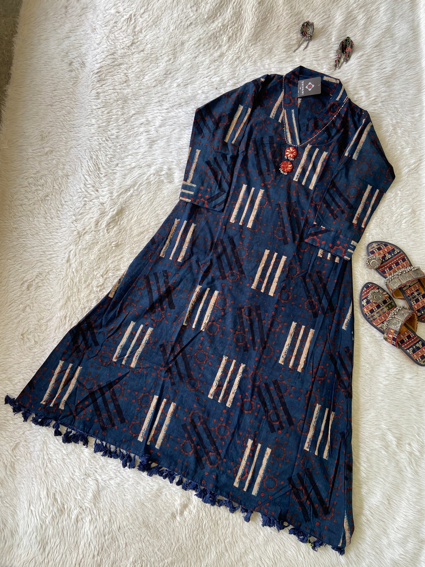 Cotton Midi, Cotton Aline Kurti With Mirror Work (Gamthi Kurti). Cotton Kurti For Women online India. Shop the Latest Festive Summer Collection at Shivani Designer Kurti.
