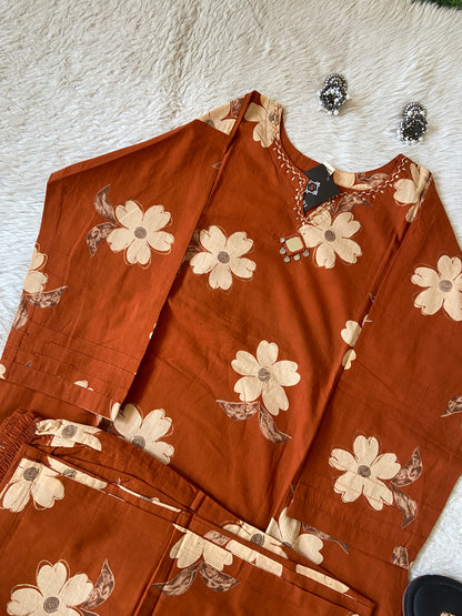 Jaipuri Cotton Printed Straight Kurti With Palazzo. Cotton Kurti Sets For Women Online India. Shop the Latest Festive Summer Collection at Shivani Designer Kurti.