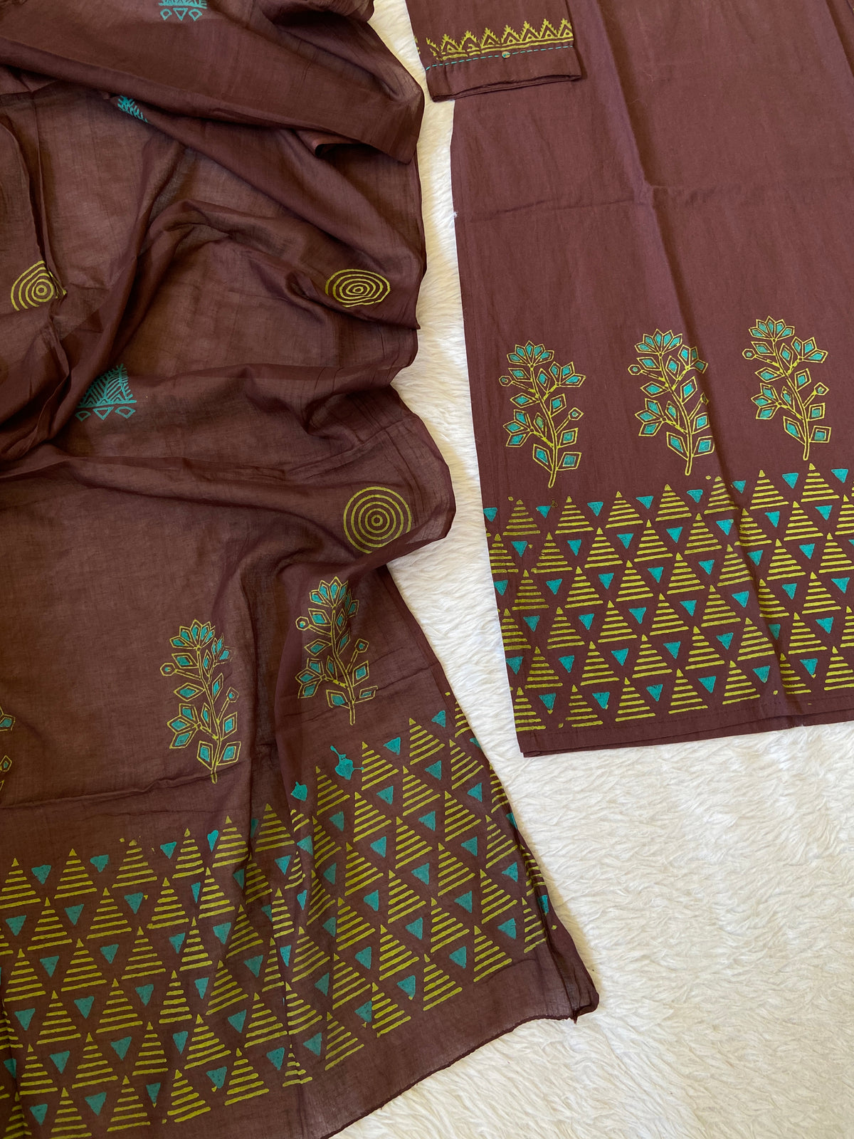 Mirror Hand Work Cotton Flex Straight Cut Kurti With Palazzo And Dupatta. Cotton Suit Sets For Women Online India. Shop the Latest Festive Summer Collection at Shivani Designer Kurti.