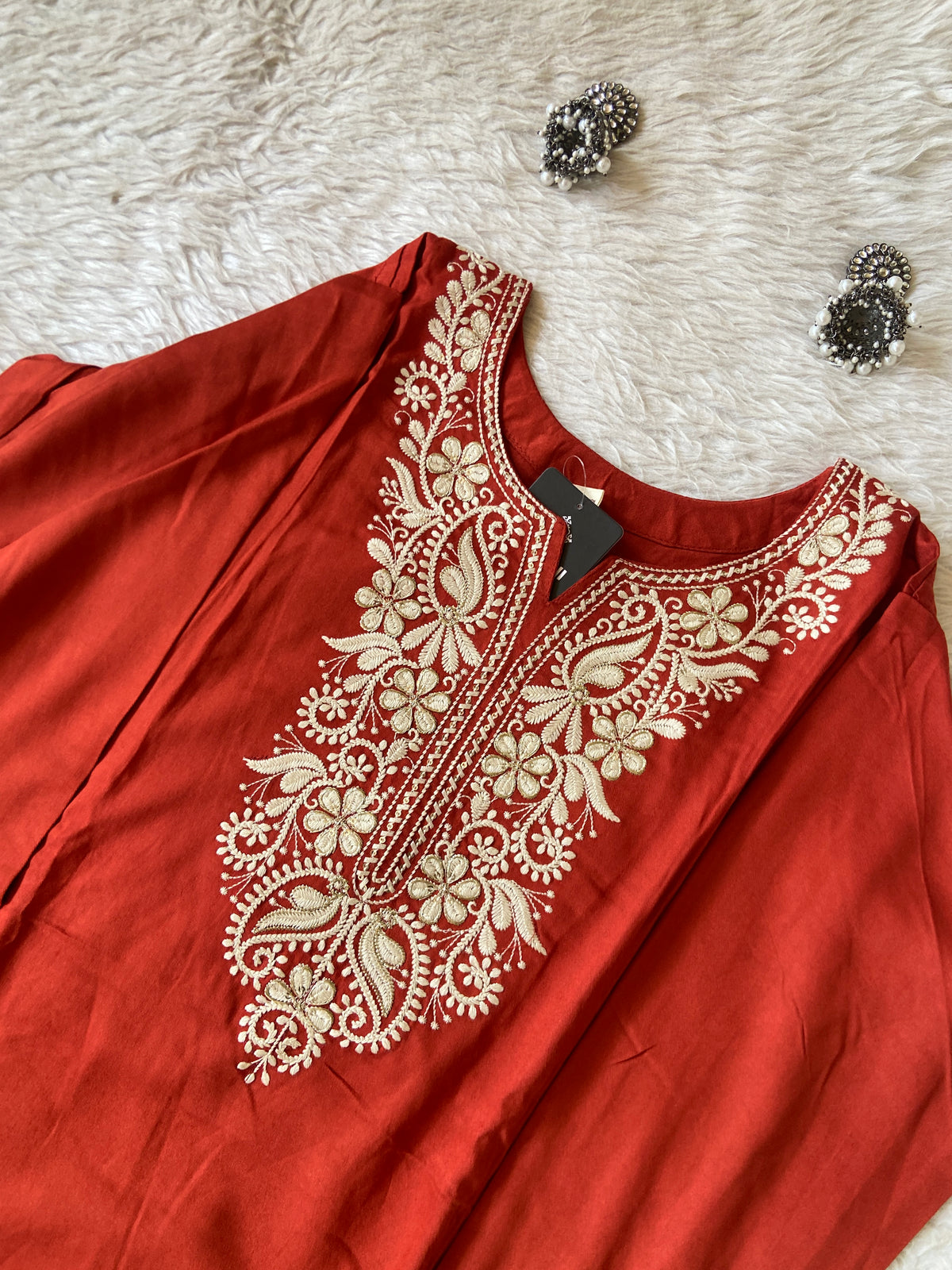 Gaji Satin Straight Kurti With Palazzo. Silk Kurti Sets For Women Online India. Shop the Latest Festive Summer Collection at Shivani Designer Kurti.