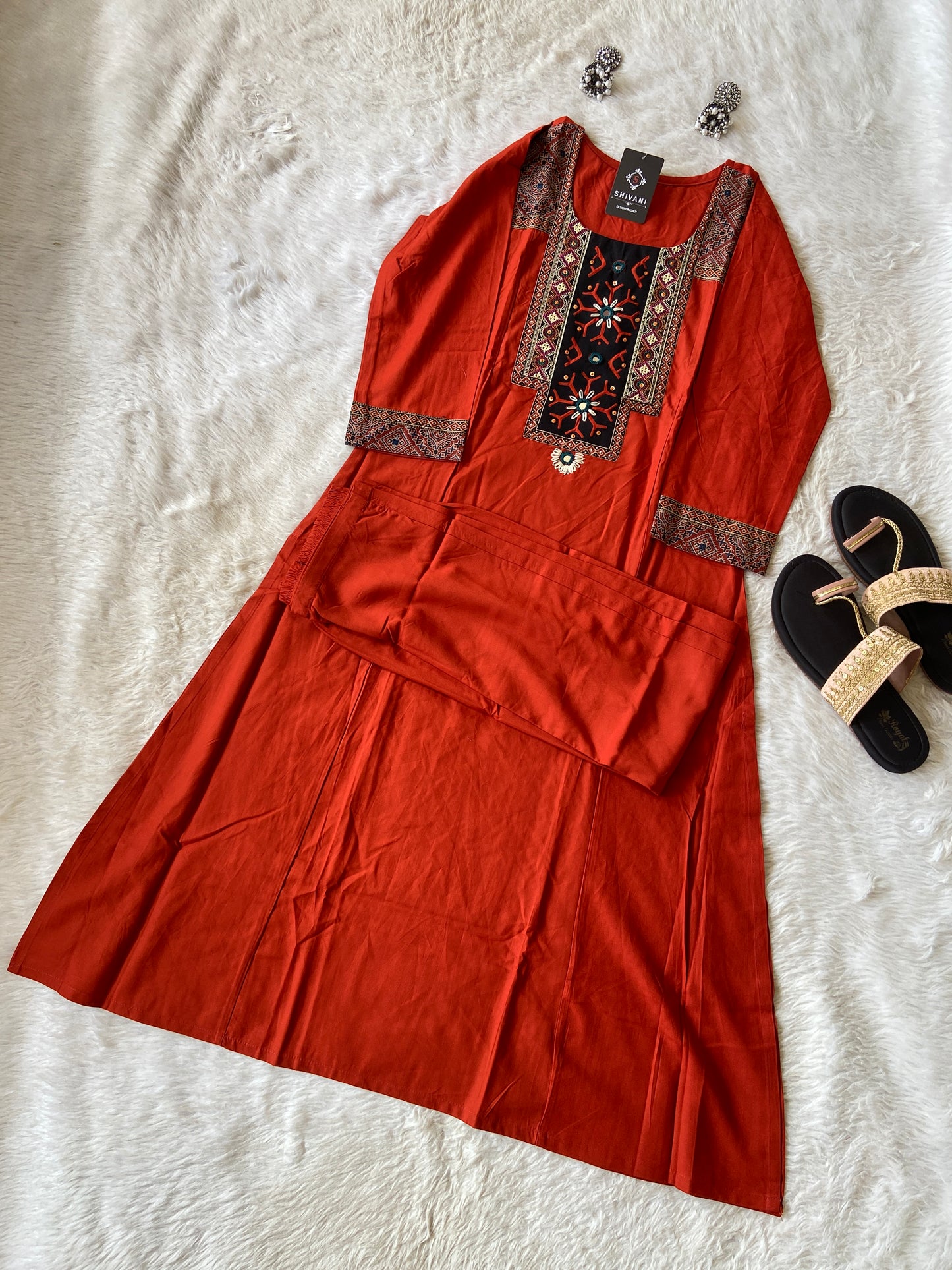 Patchwork Kurti With Pant (Gamthi Pair), Rayon Kurti Sets For Women