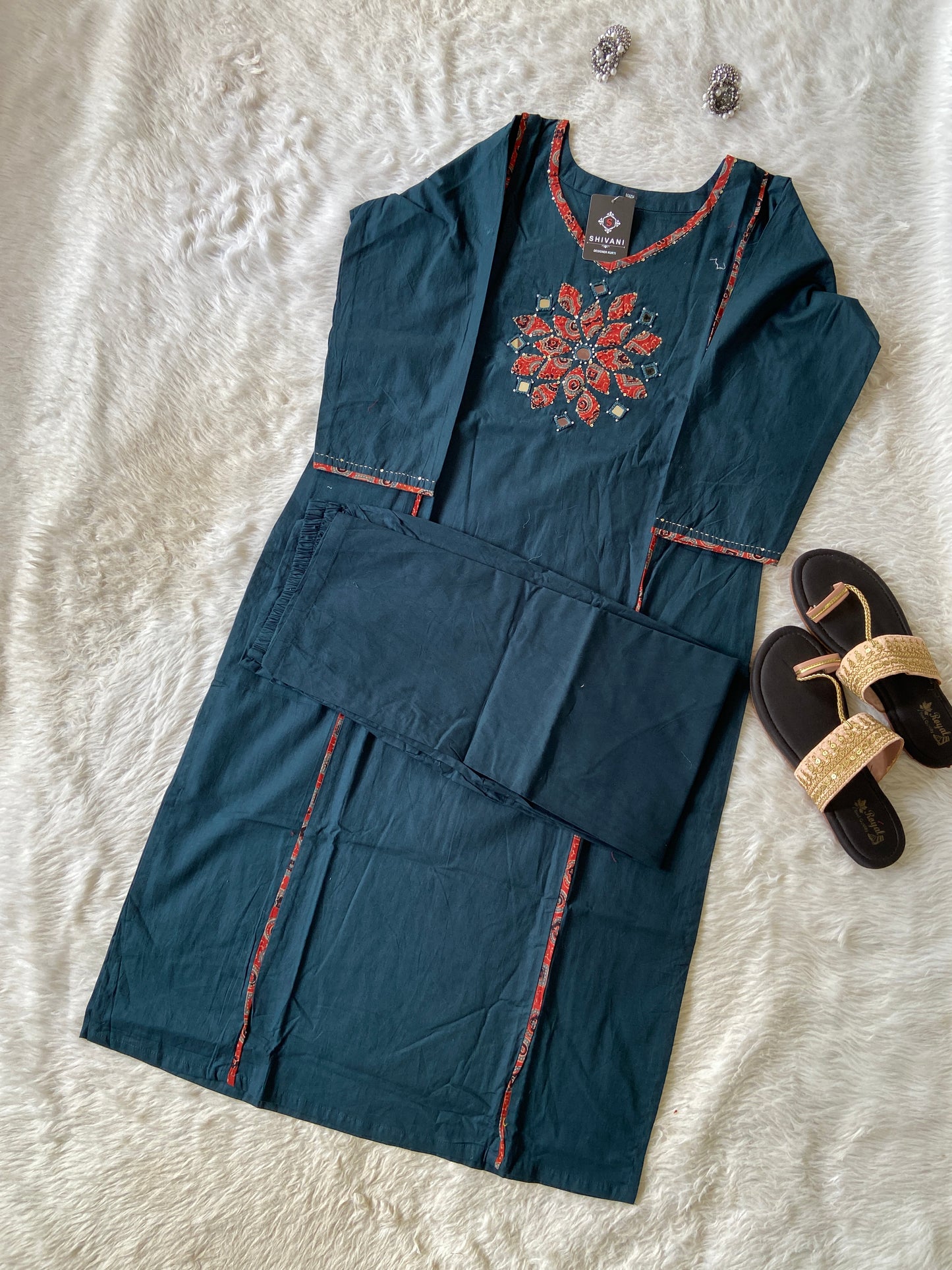Aplic Work In Straight Kurti With Matching Pant. Cotton Straight Pair For Women