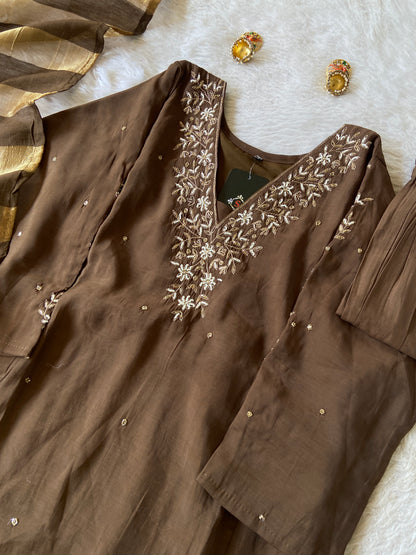 Aline Kurti With Bead Work In Neck And Sleeve, Pant With Dupatta. Aline Silk Suit Sets For Women.