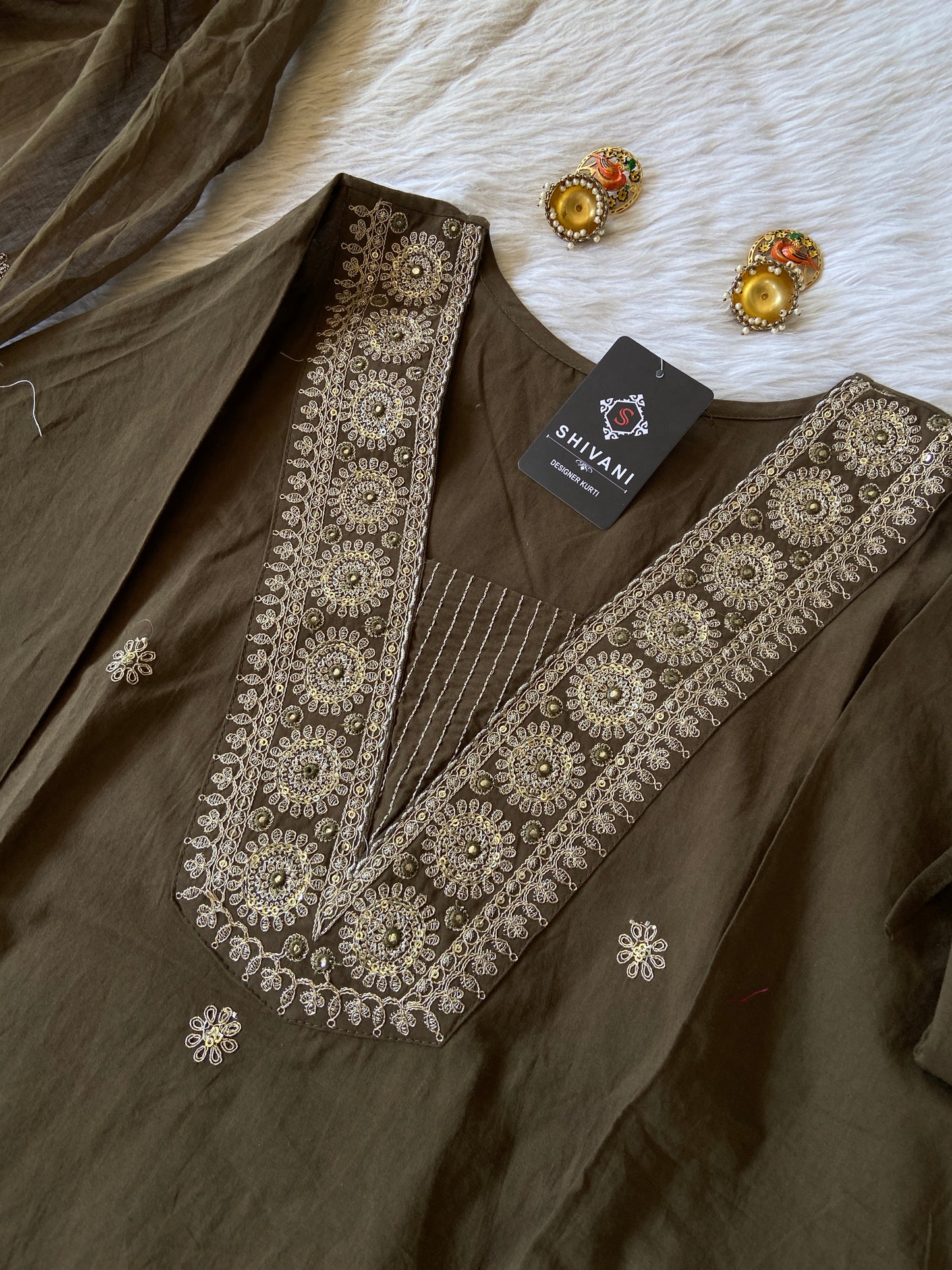 Cotton Aline Low-Cut Kurti, Pant And Dupatta, Also With Beautiful Work In Neck And Sleeve. Cotton Aline Suit Sets For Women.