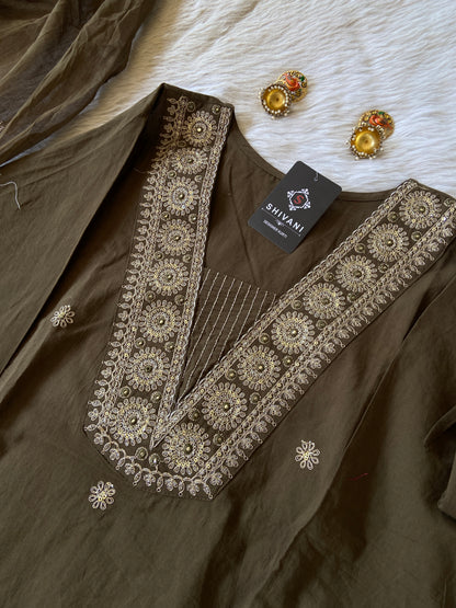 Cotton Aline Low-Cut Kurti, Pant And Dupatta, Also With Beautiful Work In Neck And Sleeve. Cotton Aline Suit Sets For Women.