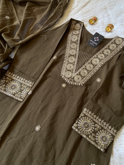 Cotton Aline Low-Cut Kurti, Pant And Dupatta, Also With Beautiful Work In Neck And Sleeve. Cotton Aline Suit Sets For Women.