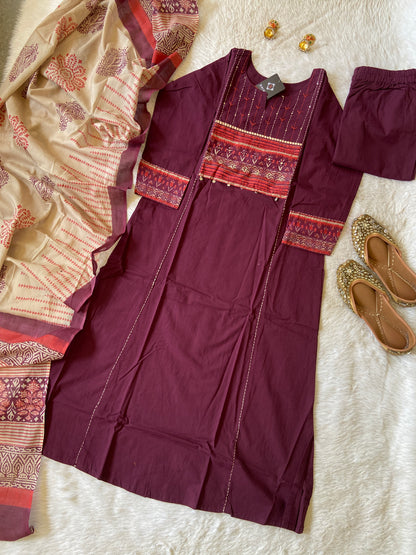Cotton Kurti With Pant And Dupatta (Gamthi Pair). Cotton Straight Kurti Suit Sets For Women.