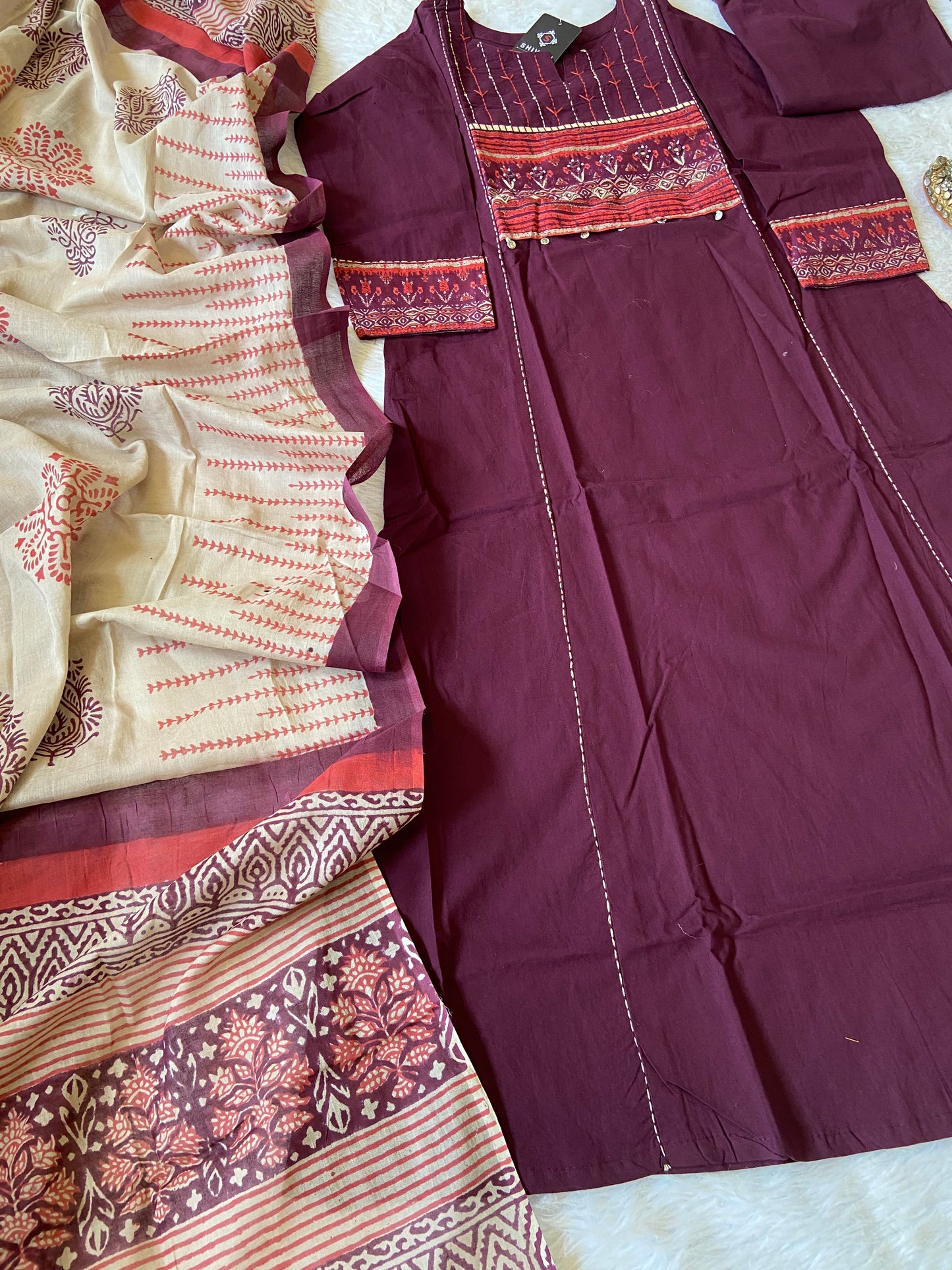 Cotton Kurti With Pant And Dupatta (Gamthi Pair). Cotton Straight Kurti Suit Sets For Women.