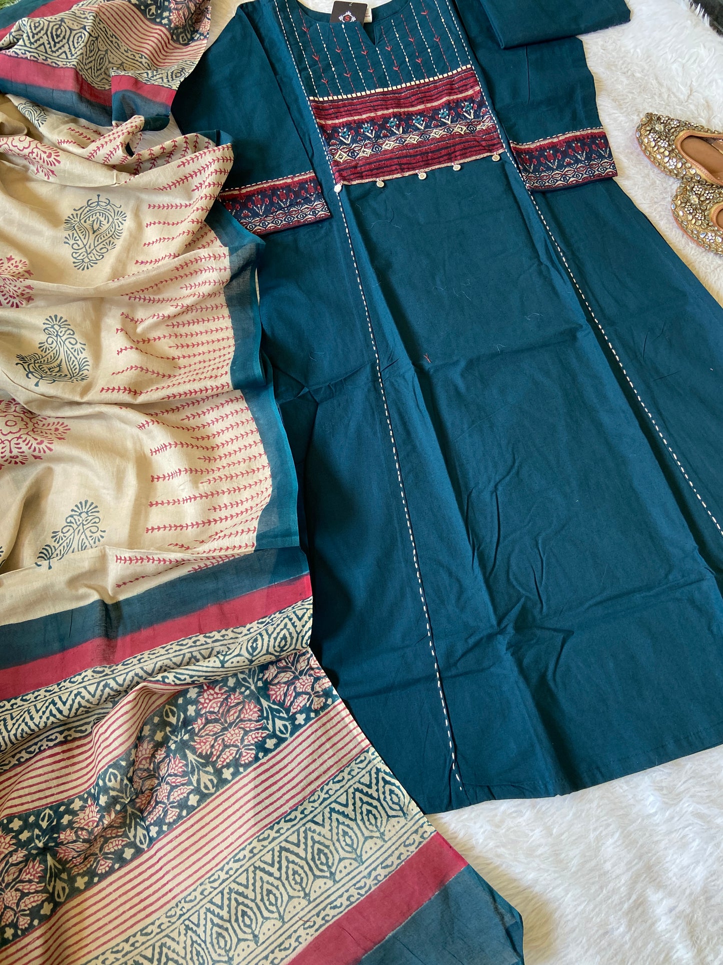 Cotton Kurti With Pant And Dupatta (Gamthi Pair). Cotton Straight Kurti Suit Sets For Women.