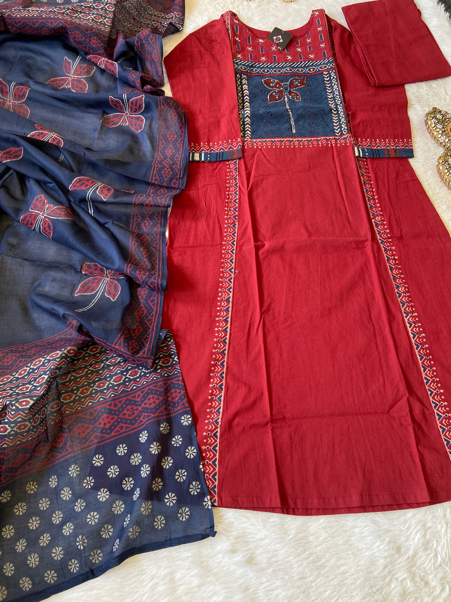 Cotton Kurti With Pant And Dupatta (Gamthi Pair). Cotton Straight Kurti Suit Sets For Women.