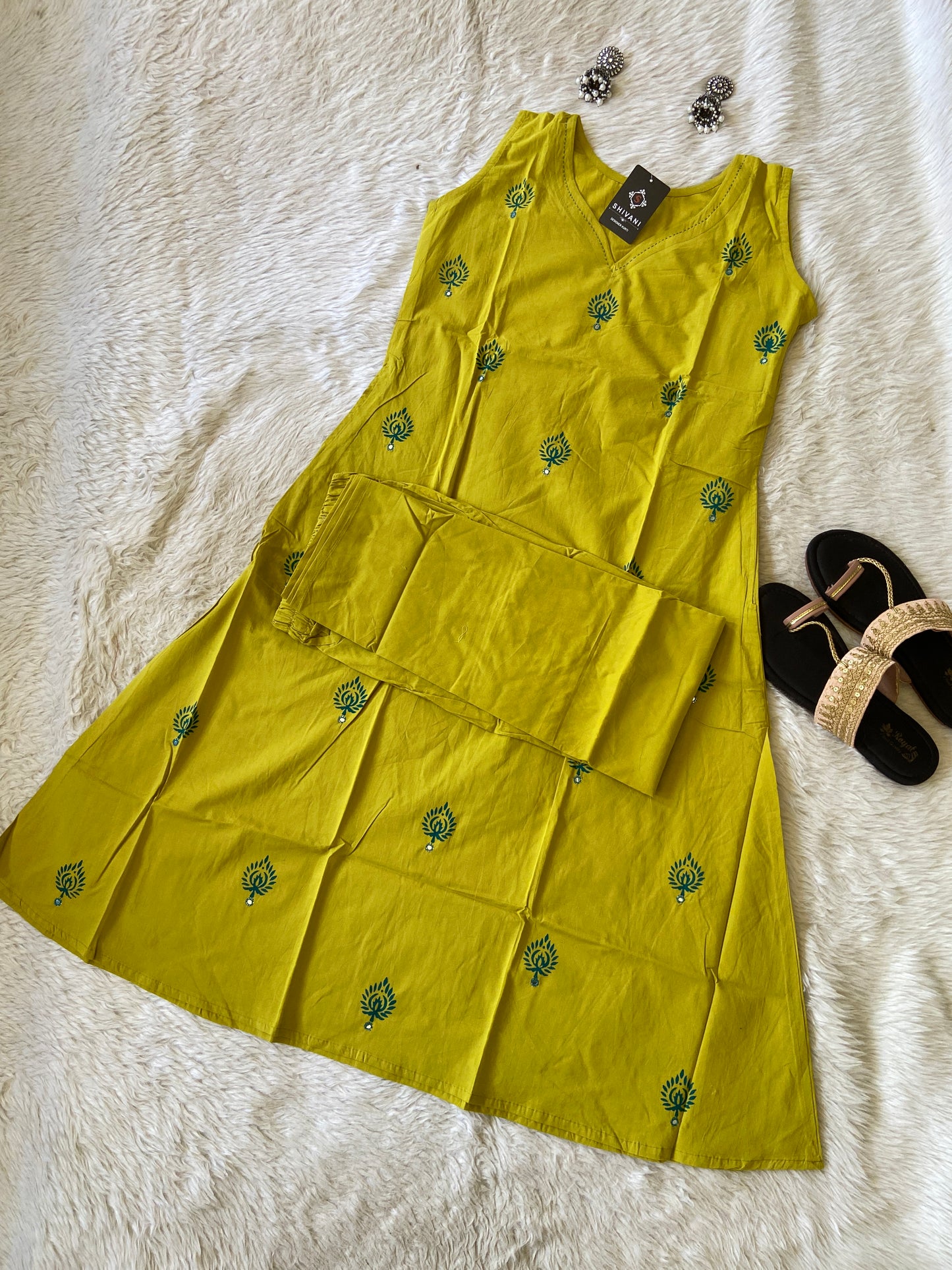 Cotton Sleeveless Aline Kurti With Palazzo (3/4th Sleeve Attached). Cotton Aline Kurti Sets For Women.