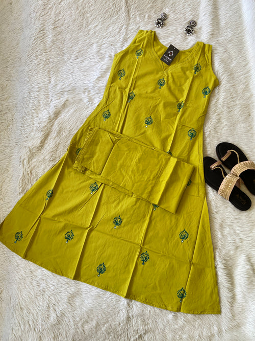 Cotton Sleeveless Aline Kurti With Palazzo (3/4th Sleeve Attached). Cotton Aline Kurti Sets For Women.