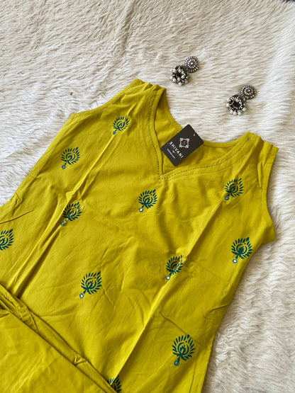 Cotton Sleeveless Aline Kurti With Palazzo (3/4th Sleeve Attached). Cotton Aline Kurti Sets For Women.