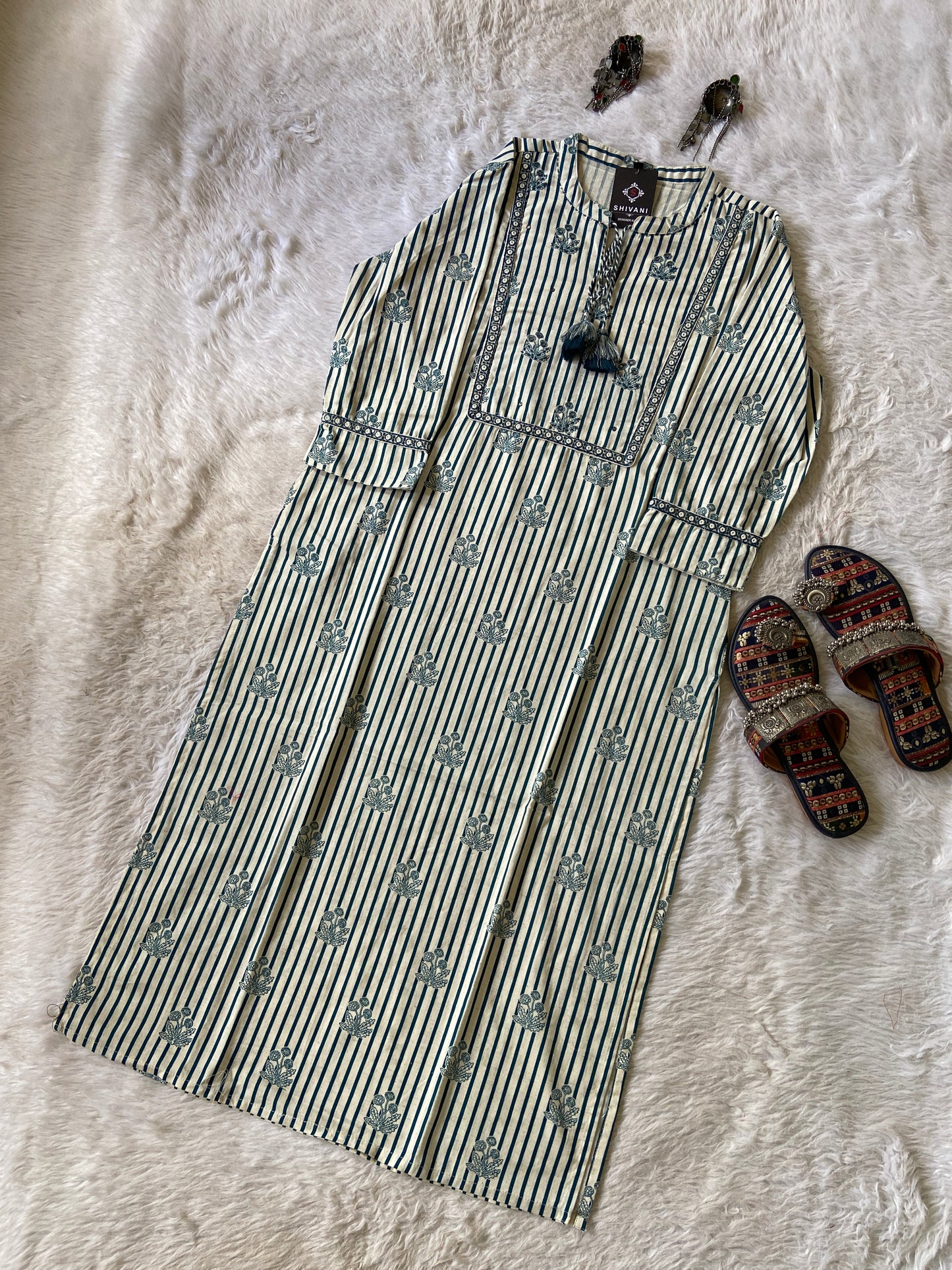 Cotton Straight cut Kurtis With Beautiful Work In Neck. Cotton Straight Kurti For Women.