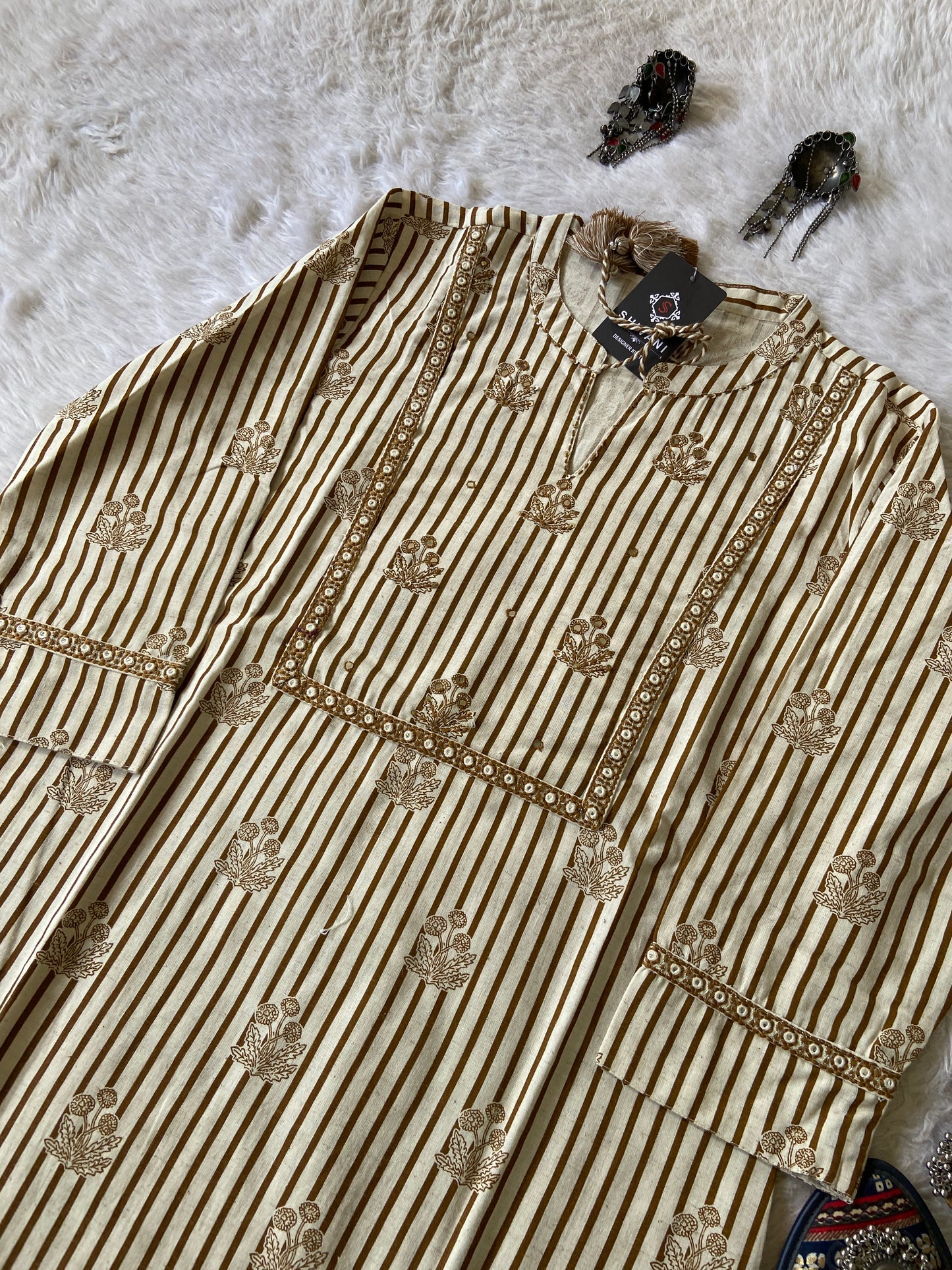 Cotton Straight cut Kurtis With Beautiful Work In Neck. Cotton Straight Kurti For Women.