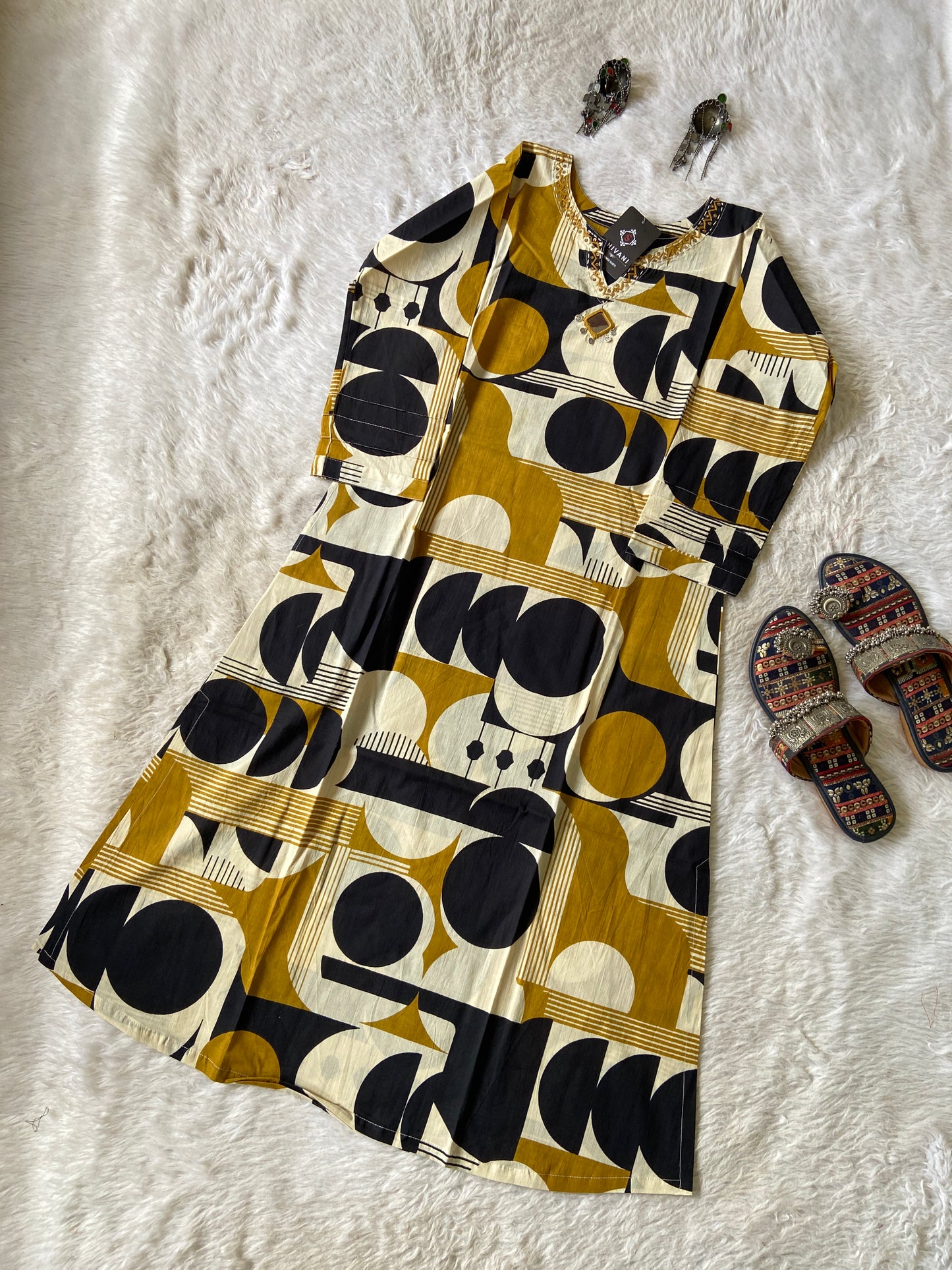 Cotton Straight cut Kurtis With Beautiful Work In Neck. Cotton Straight Kurti For Women.