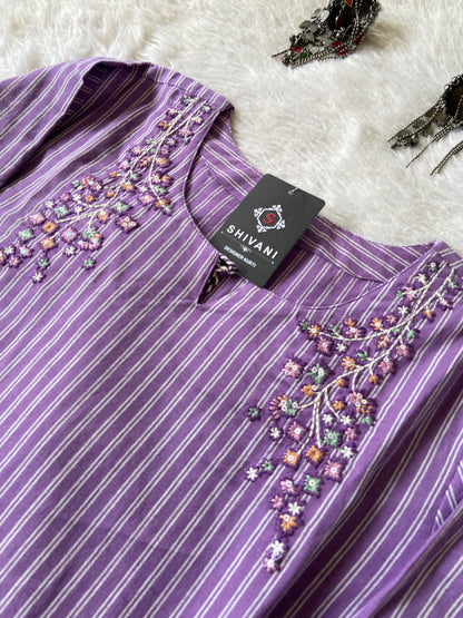Cotton Straight cut Kurtis With Beautiful Work In Neck. Cotton Straight Kurti For Women.