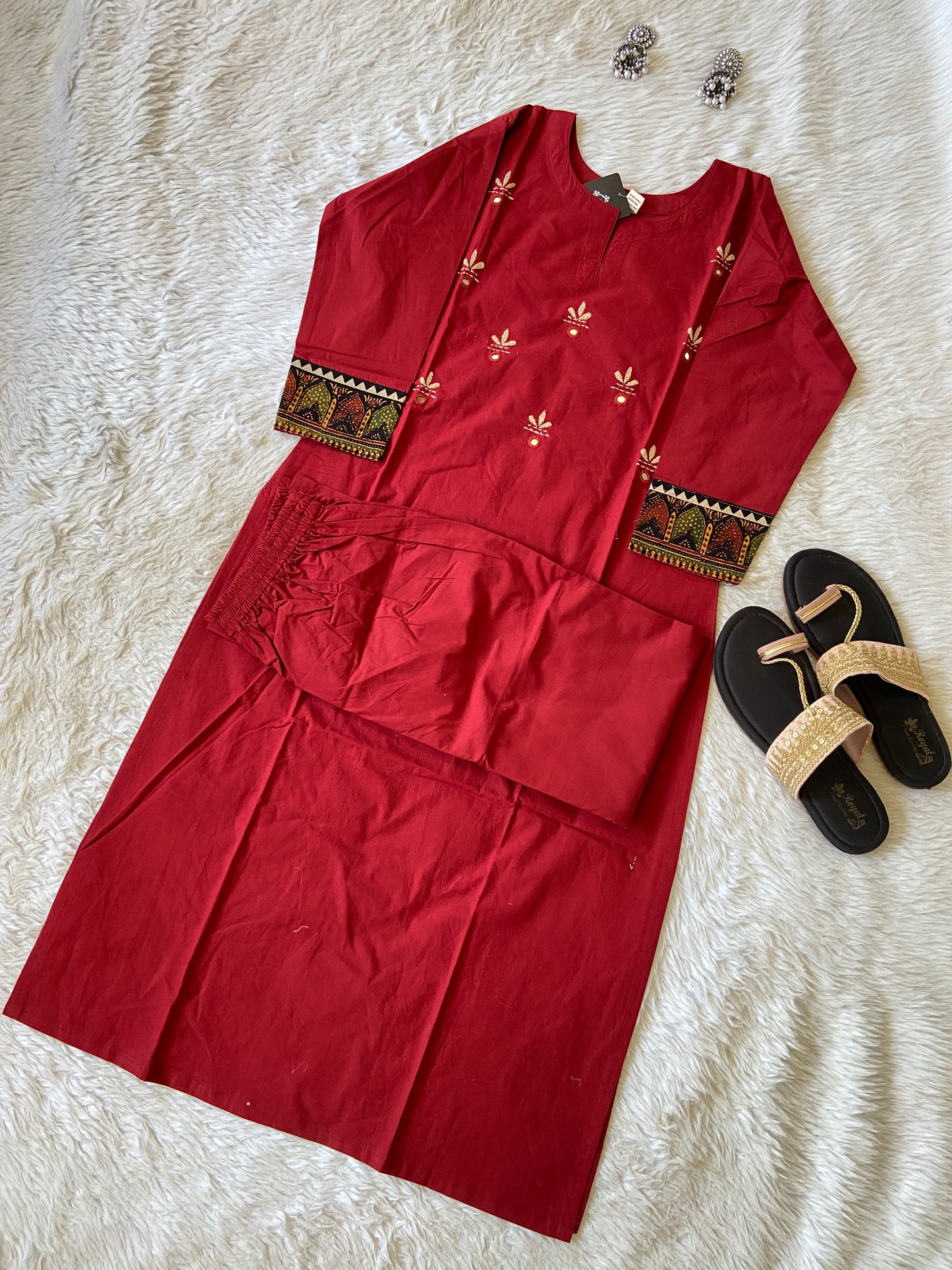 Cotton Mirror Work Straight Kurti With Palazzo. (Gamthi Pair). Cotton Staright Kurti Sets For Women.